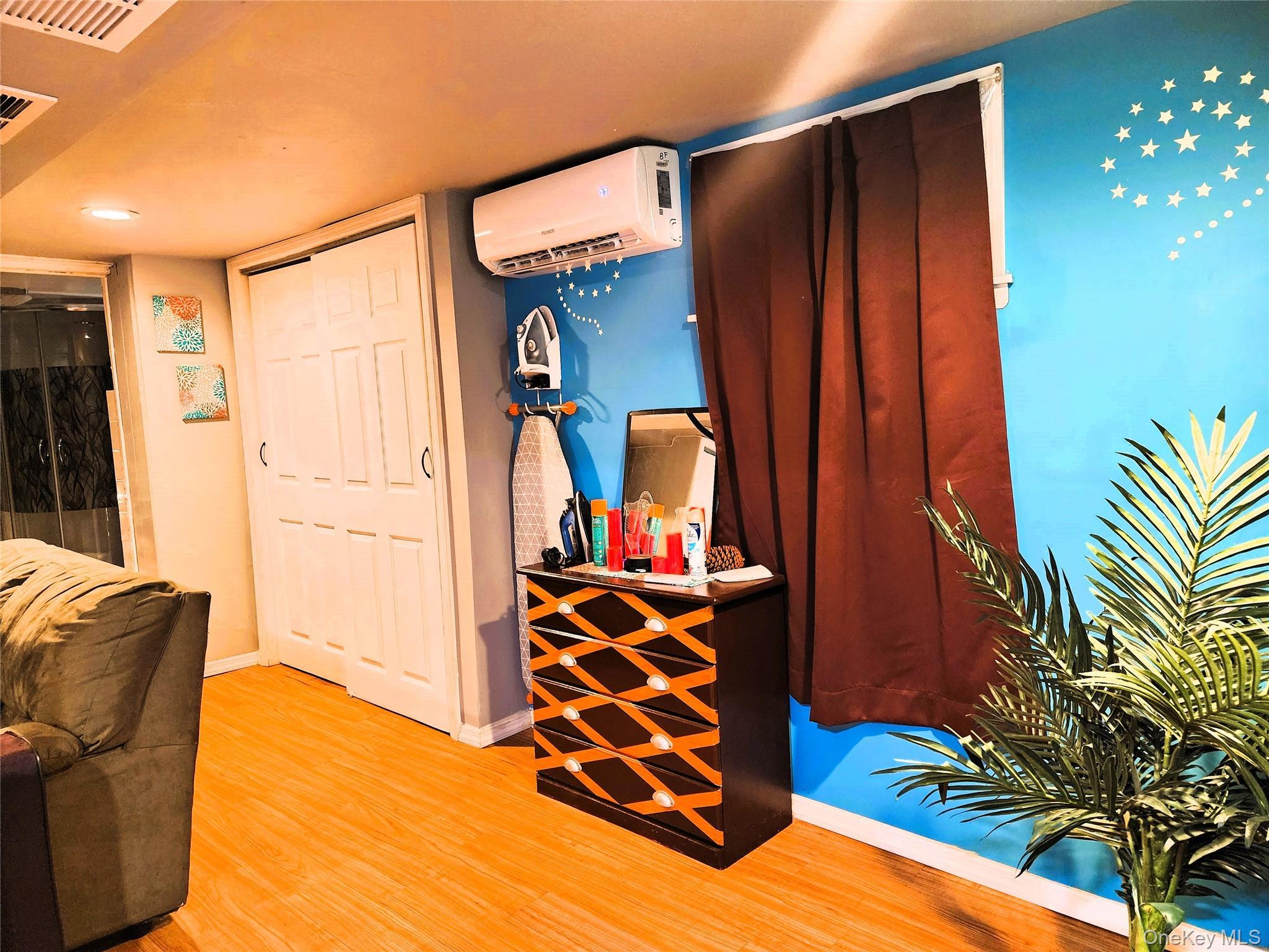 Single Family 120th Road Queens, NY 11412, MLS-1027491-30