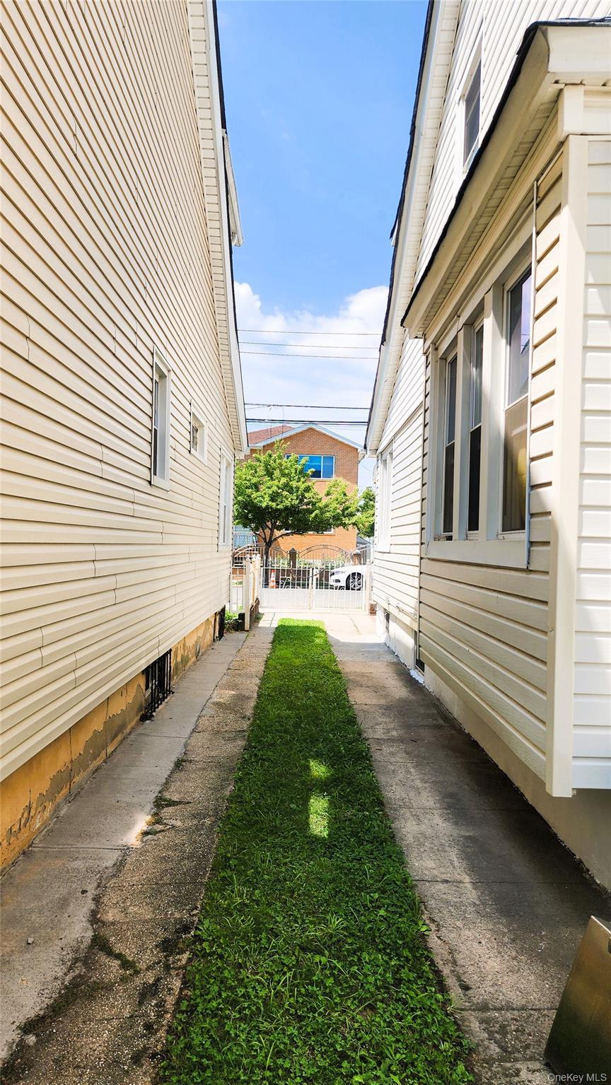 Single Family 120th Road  Queens, NY 11412, MLS-1027491-45