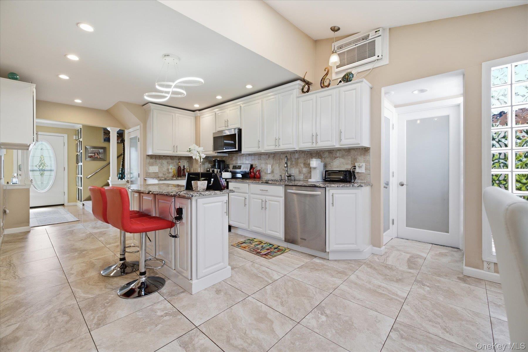 Single Family Bayfield Boulevard  Nassau County, NY 11572, MLS-1027533-10