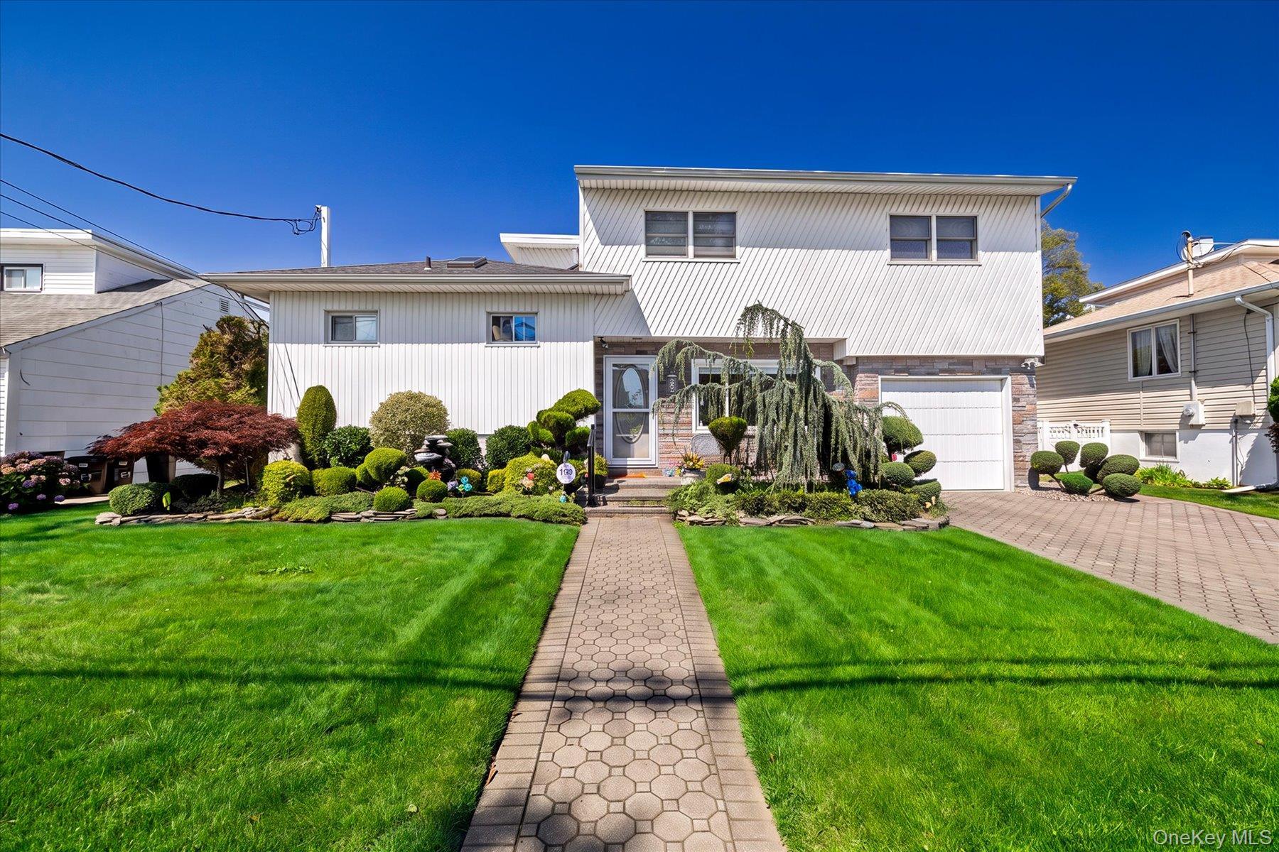Single Family Bayfield Boulevard  Nassau County, NY 11572, MLS-1027533-2