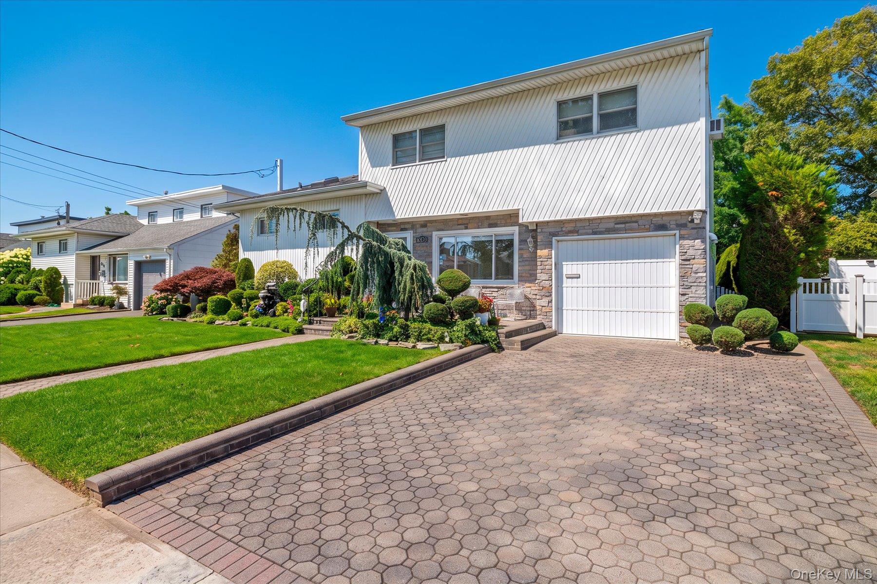Single Family Bayfield Boulevard  Nassau County, NY 11572, MLS-1027533-3