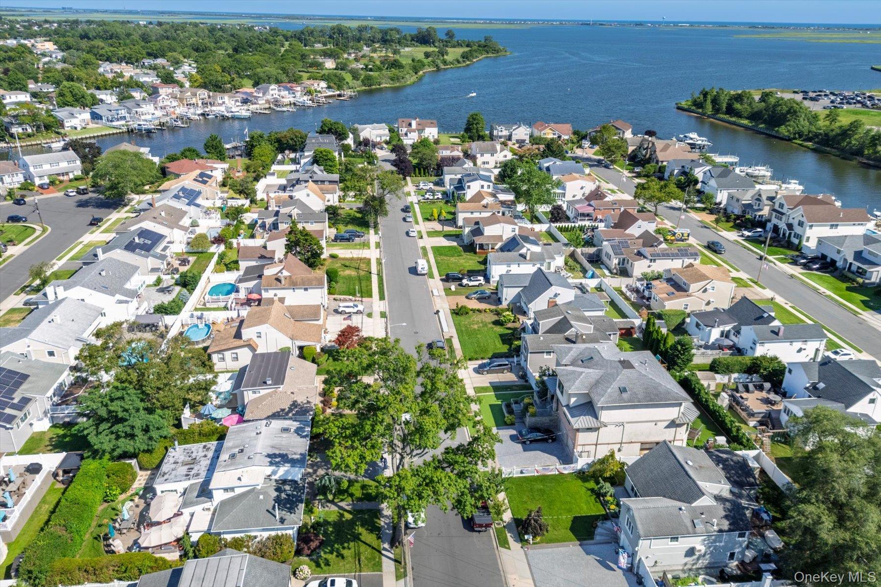 Single Family Bayfield Boulevard  Nassau County, NY 11572, MLS-1027533-36