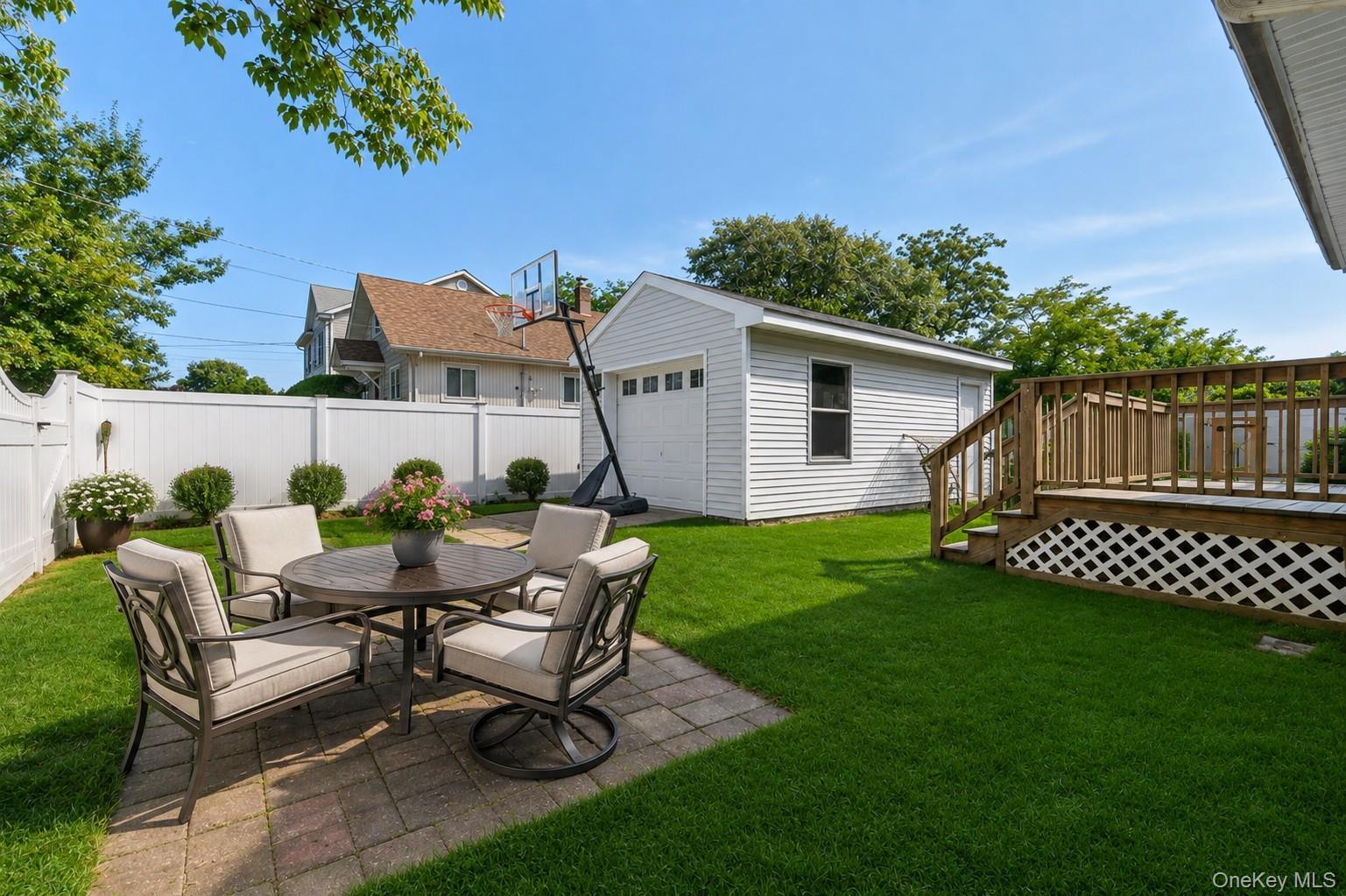 Single Family Marlboro Place Nassau County, NY 11710, MLS-1027555-16