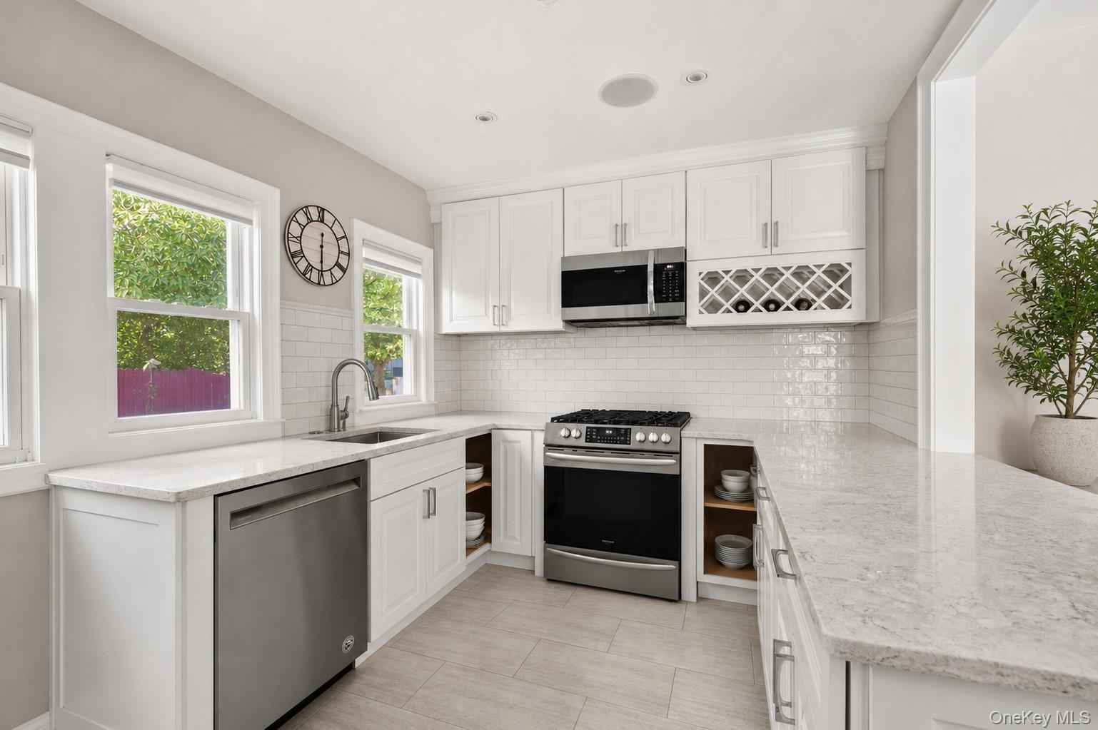 Single Family Marlboro Place Nassau County, NY 11710, MLS-1027555-6