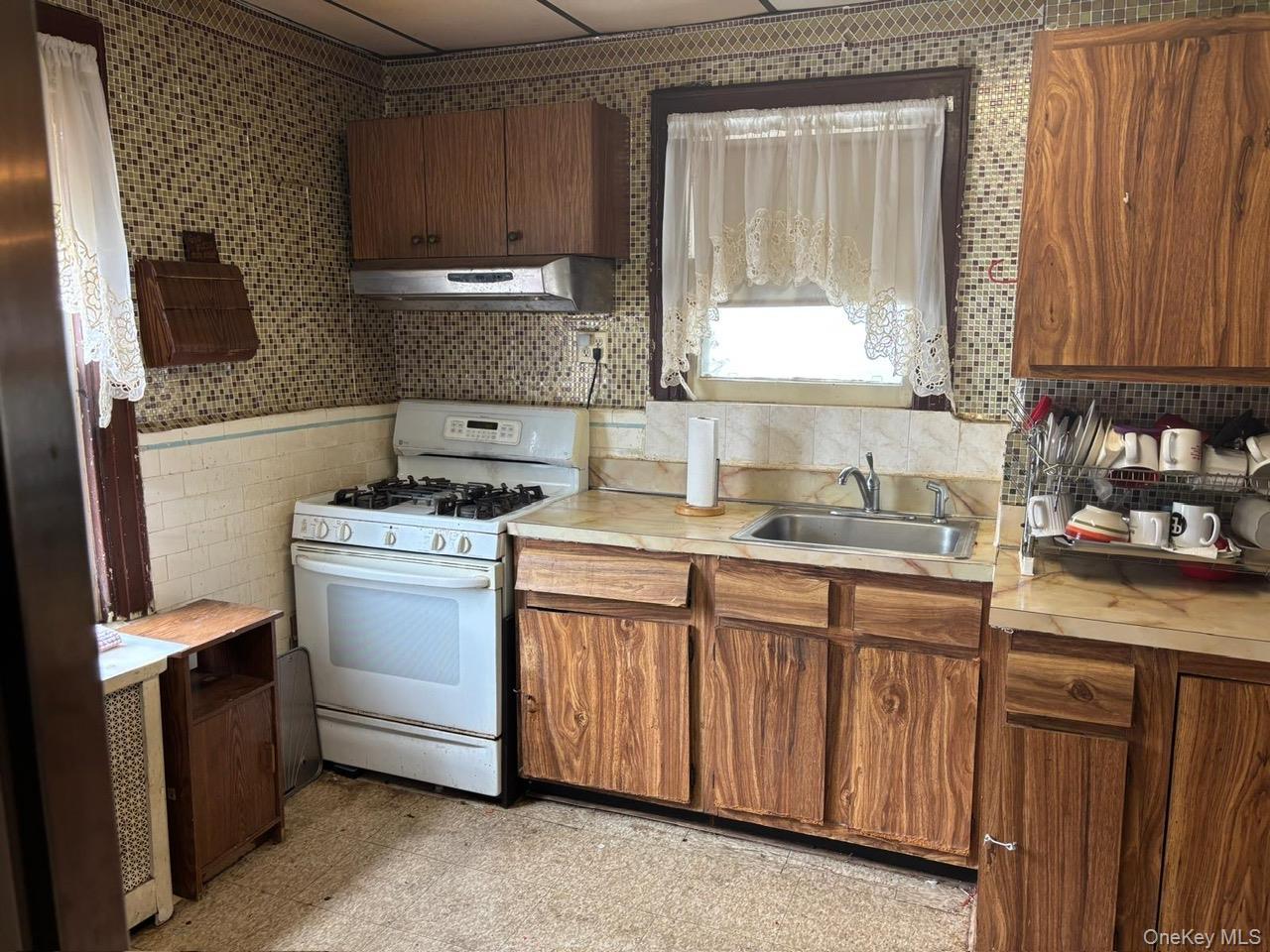 Single Family 105th Avenue Queens, NY 11429, MLS-1027560-16
