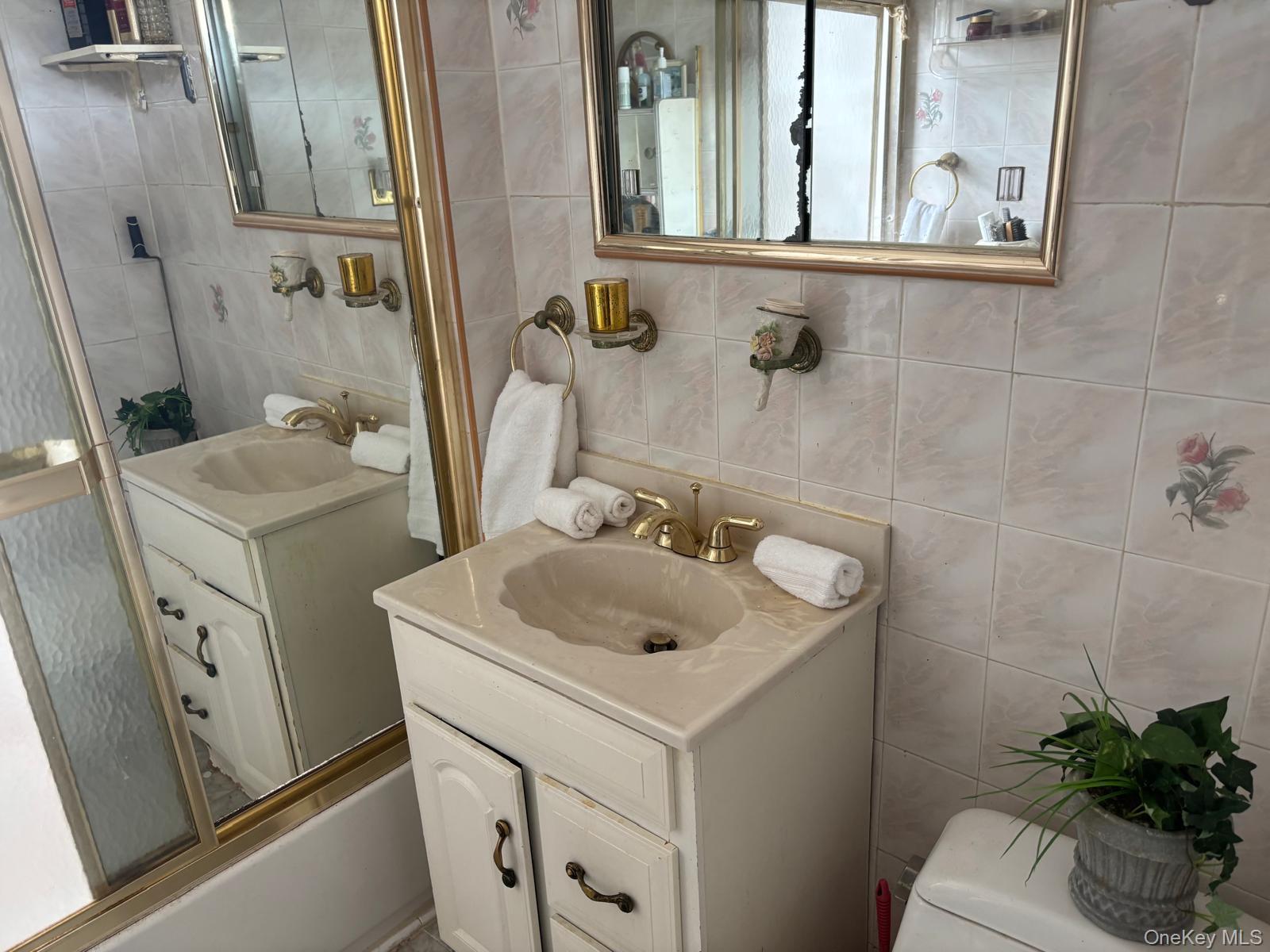 Single Family 105th Avenue Queens, NY 11429, MLS-1027560-27