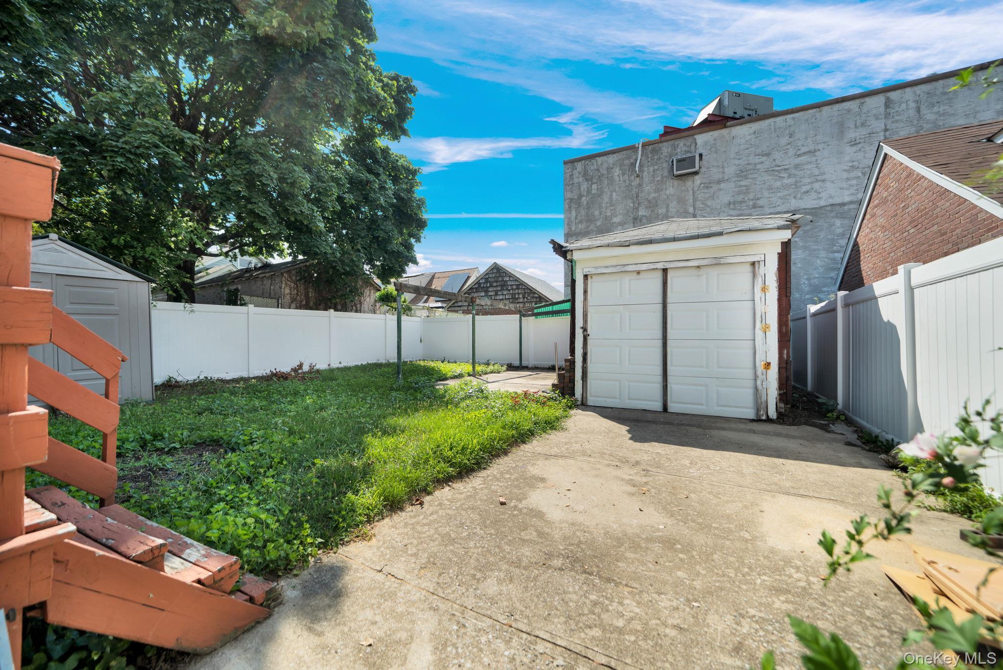 Single Family 243rd Street  Queens, NY 11422, MLS-1027576-27