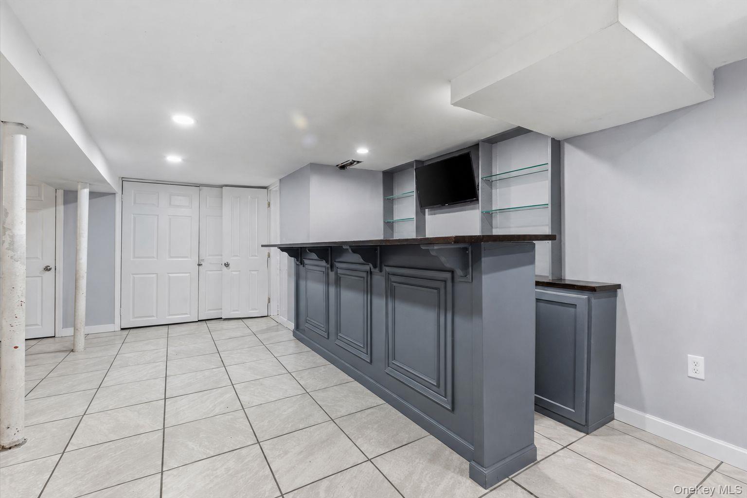 Single Family Kings Parkway Nassau County, NY 11510, MLS-1027579-23