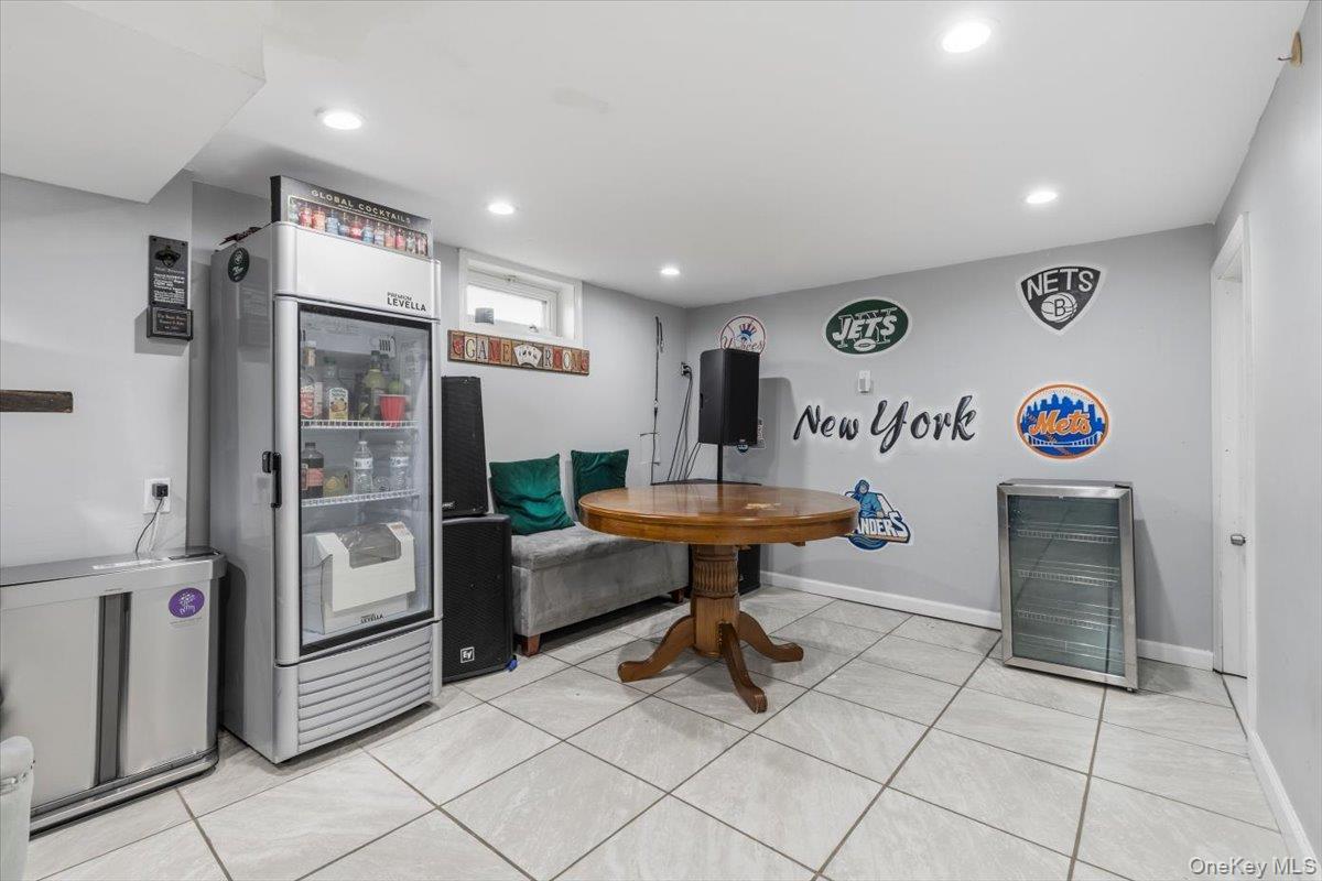 Single Family Kings Parkway Nassau County, NY 11510, MLS-1027579-25
