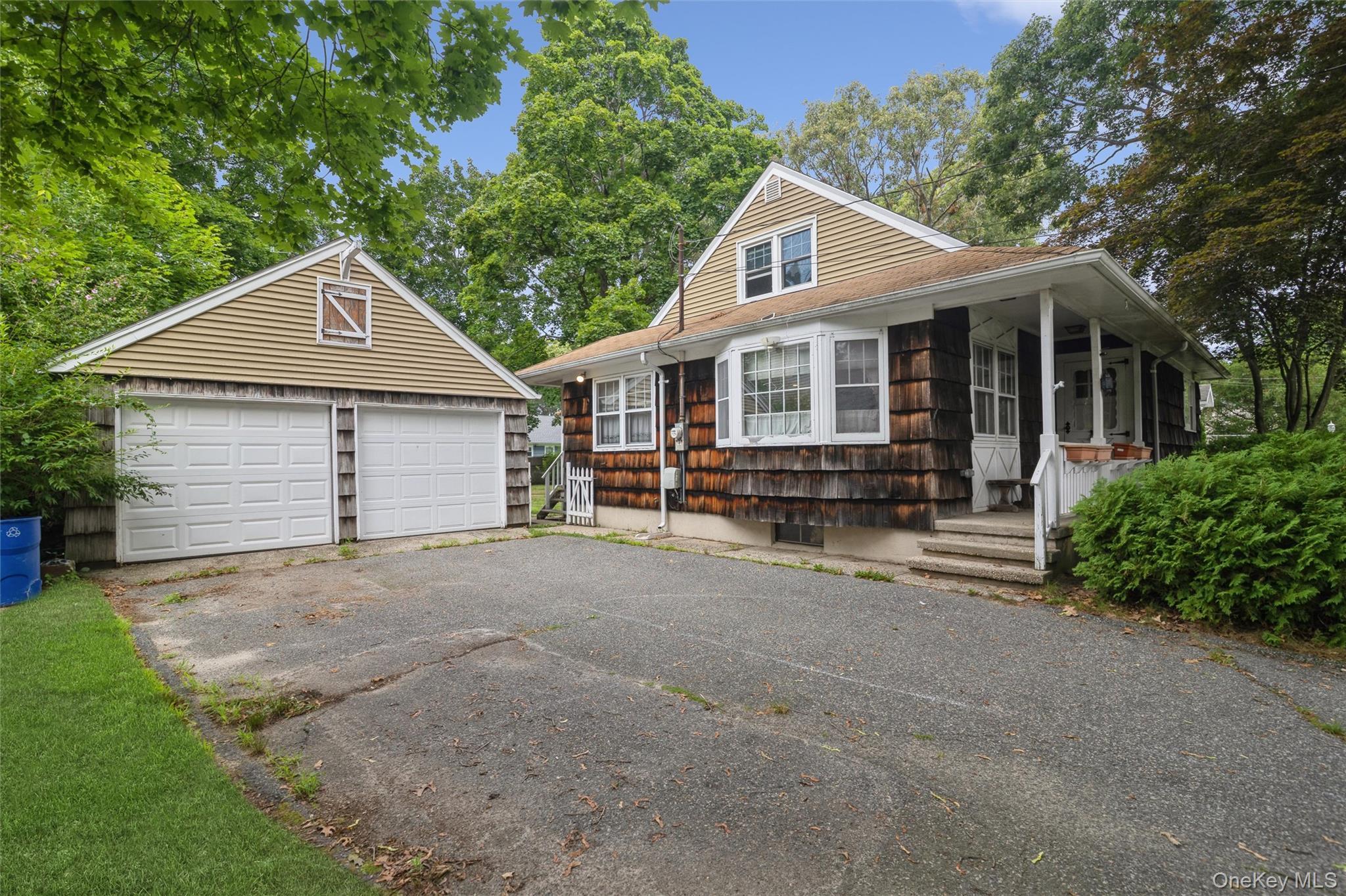 Single Family Mcgaw Avenue  Suffolk County, NY 11755, MLS-1027588-39