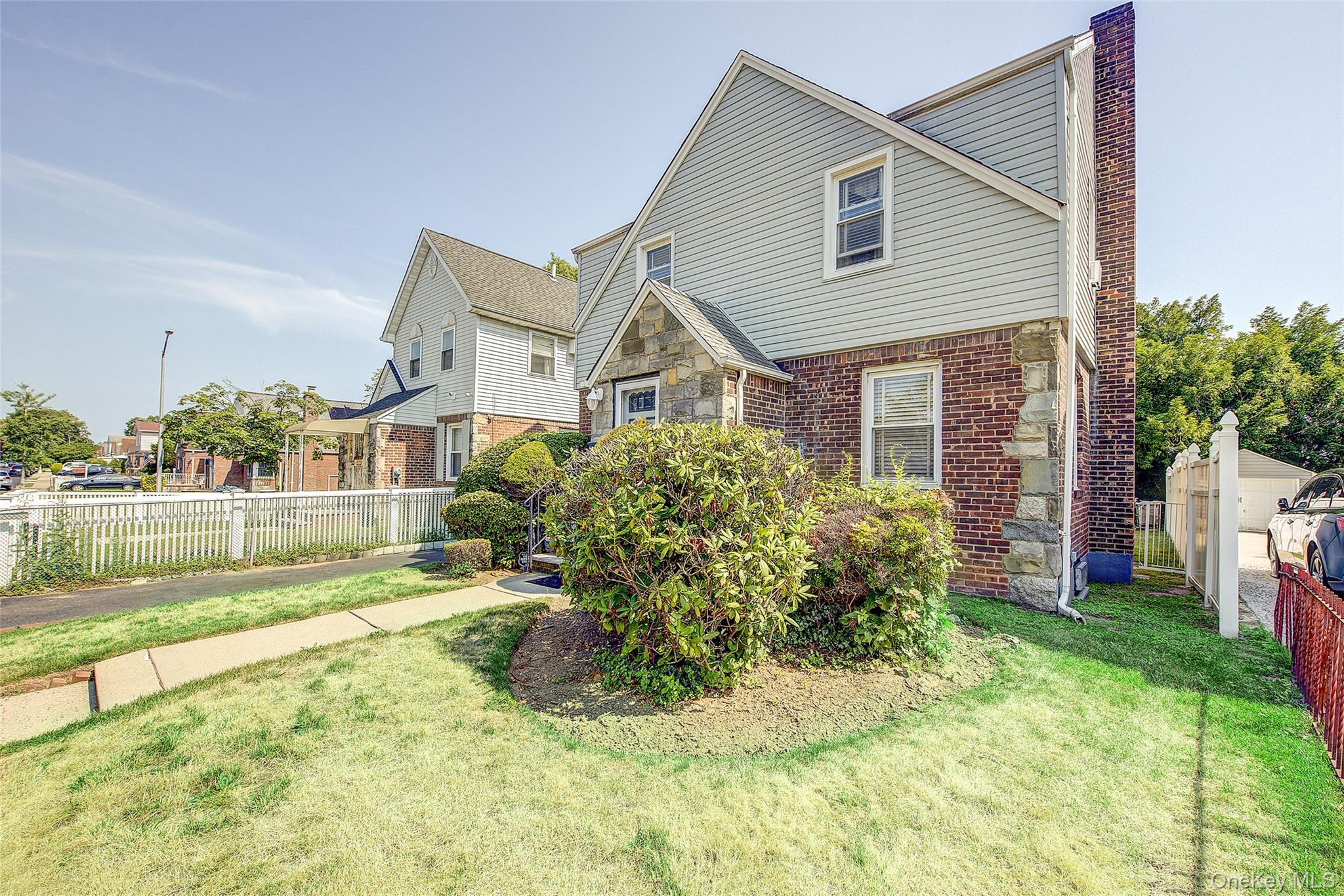 Single Family 114th Avenue  Queens, NY 11411, MLS-1027598-3
