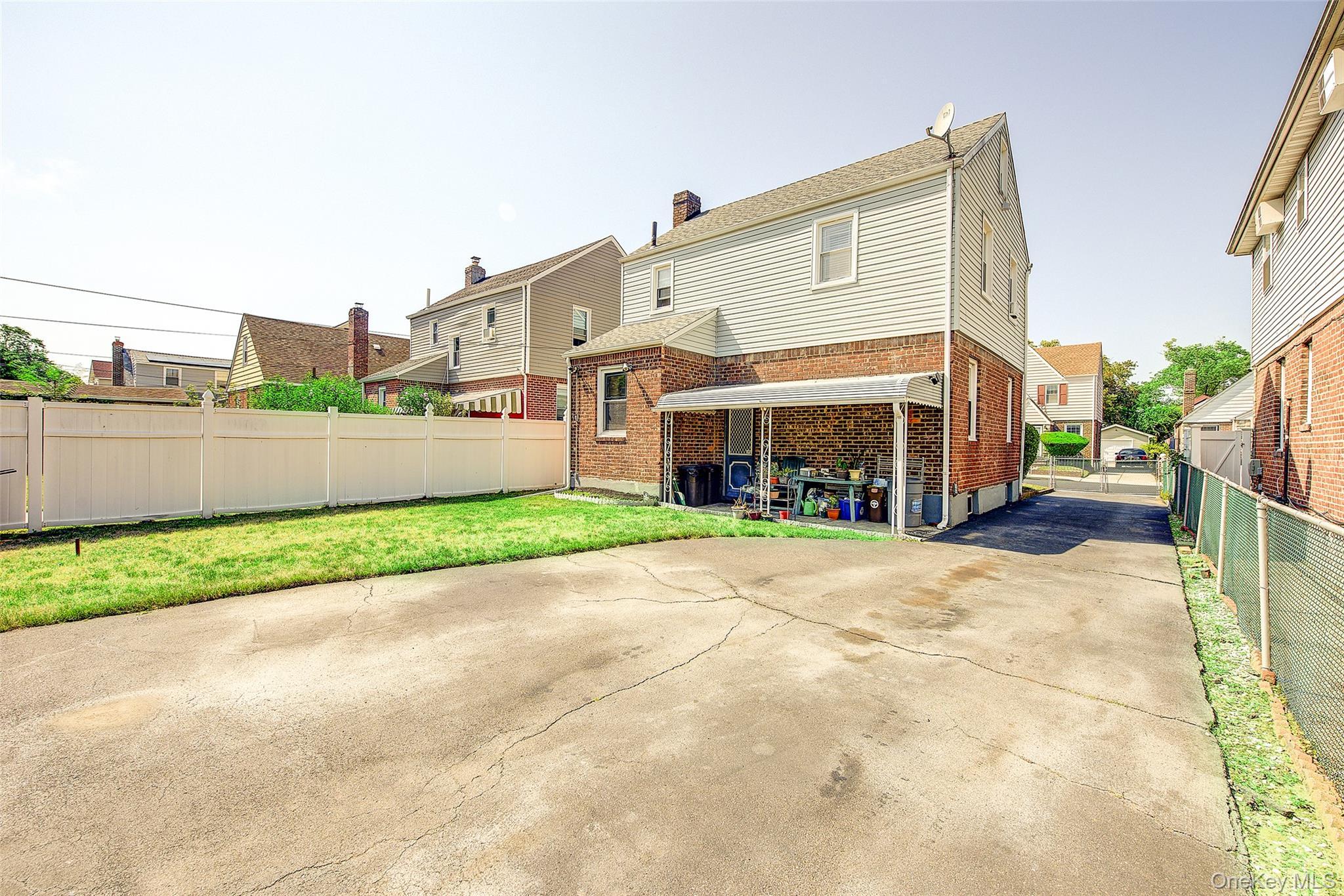 Single Family 114th Avenue  Queens, NY 11411, MLS-1027598-4