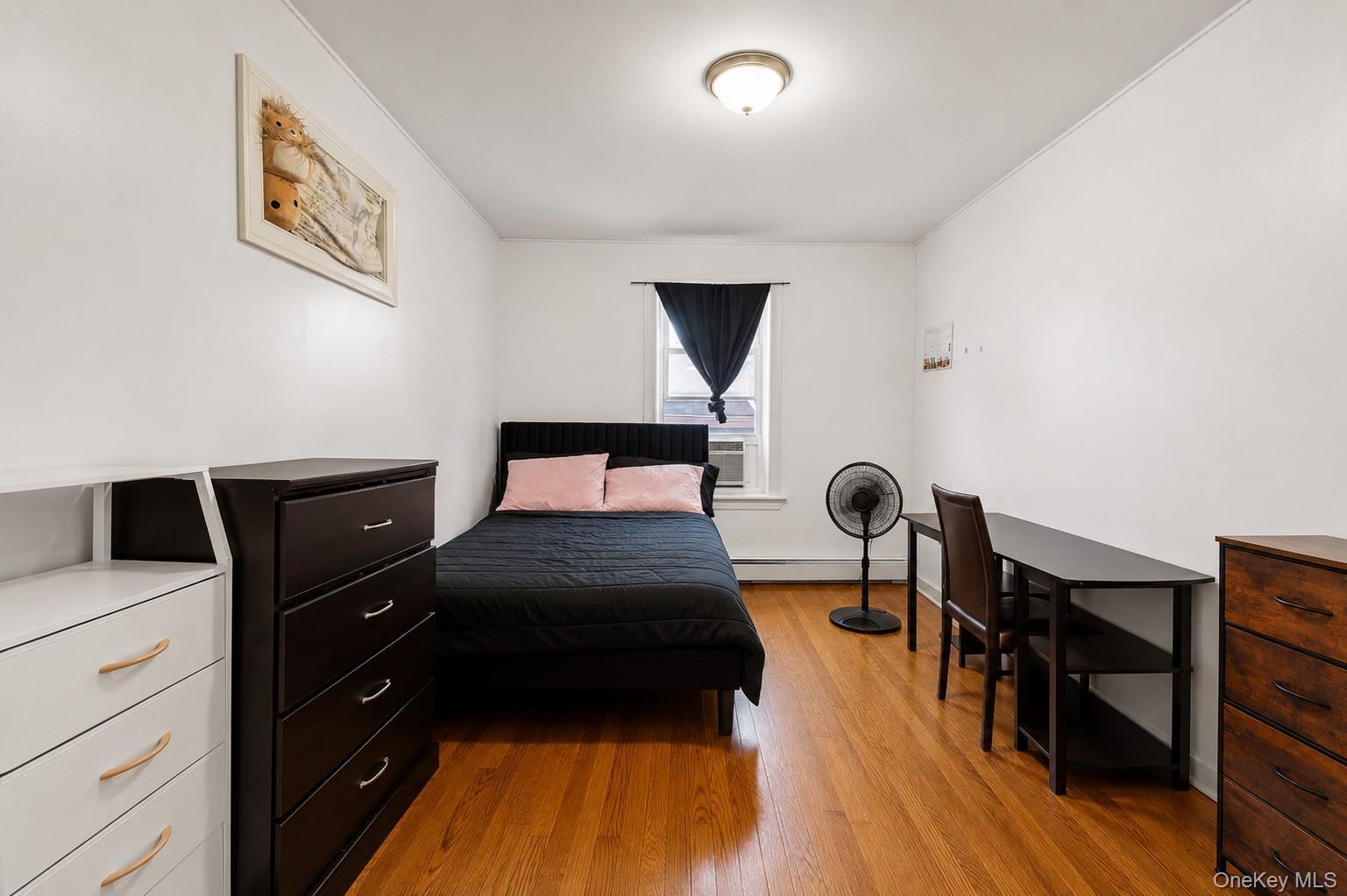Single Family E 221st Street  Bronx, NY 10469, MLS-1027601-15