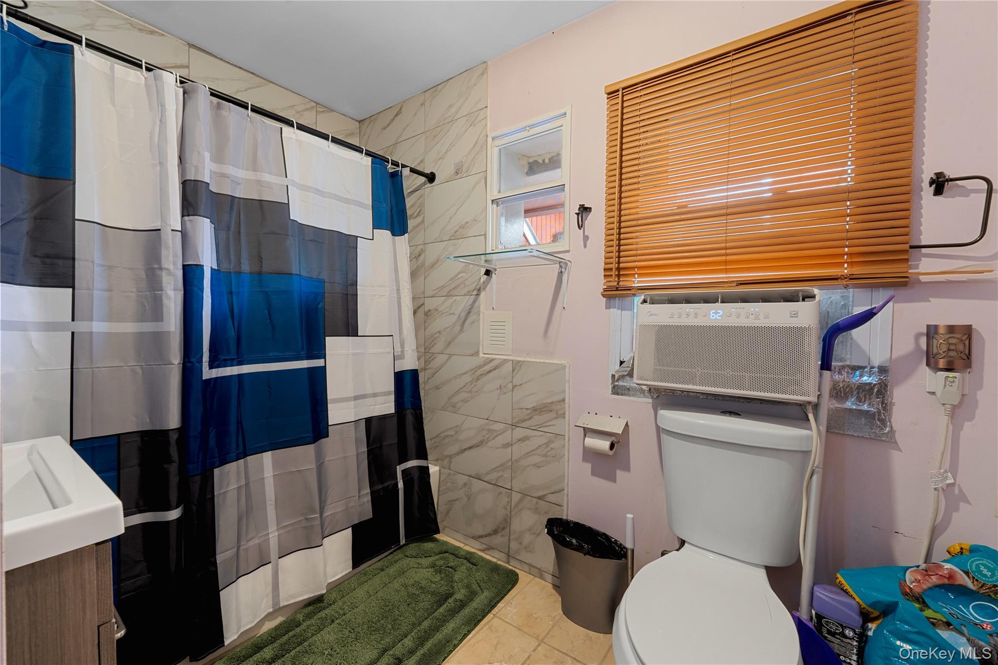 Single Family E 221st Street  Bronx, NY 10469, MLS-1027601-24