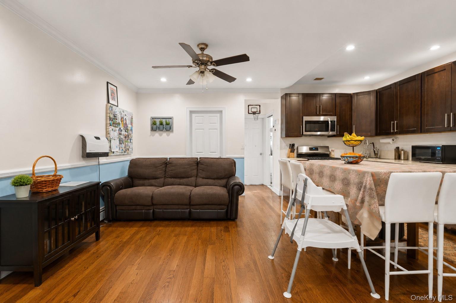 Single Family E 221st Street  Bronx, NY 10469, MLS-1027601-7