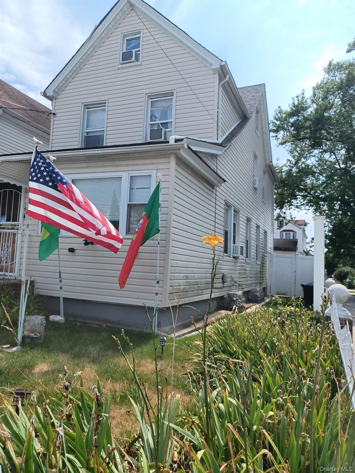 Single Family 202nd Street  Queens, NY 11423, MLS-1027633-2