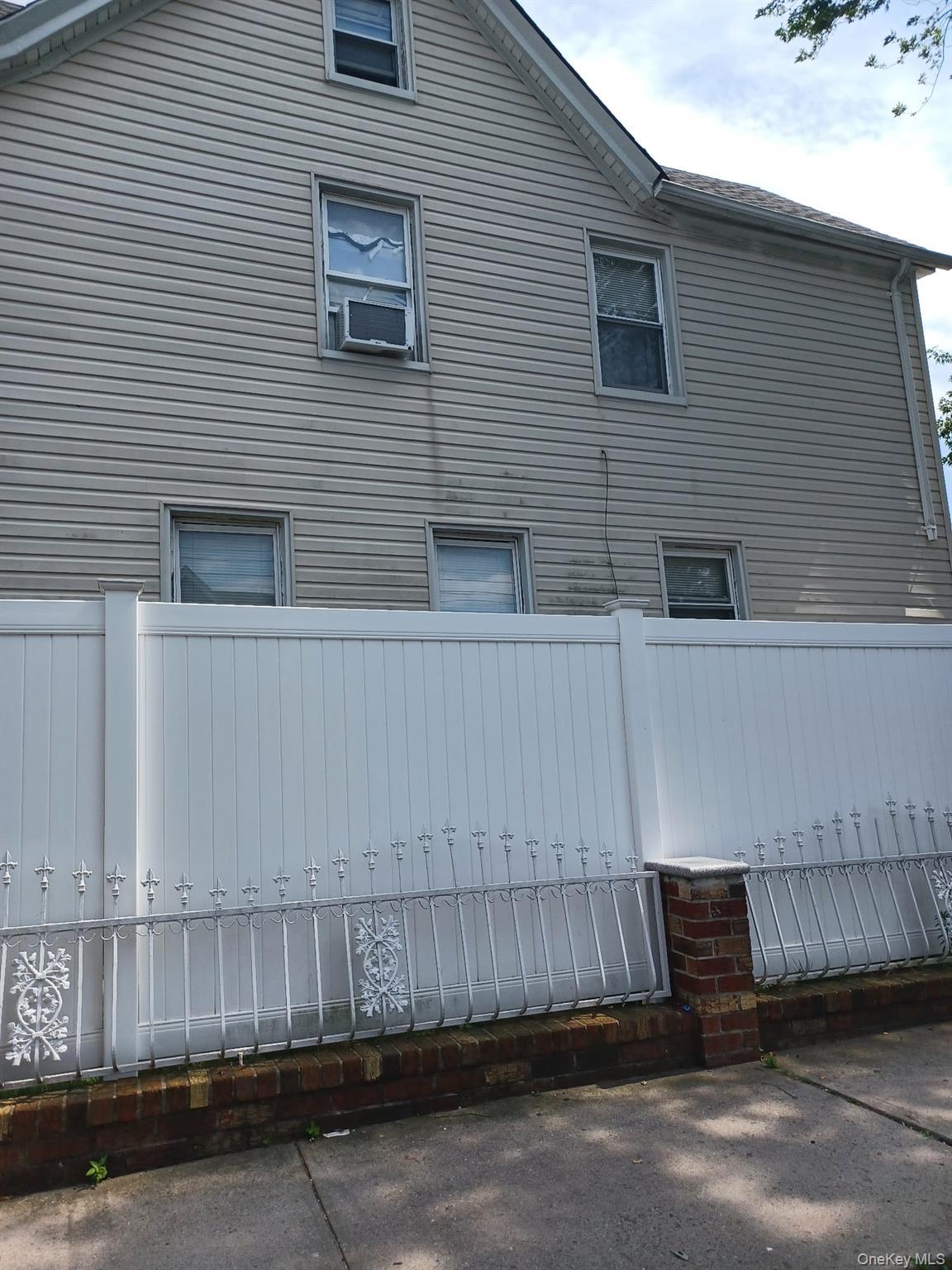 Single Family 202nd Street  Queens, NY 11423, MLS-1027633-4
