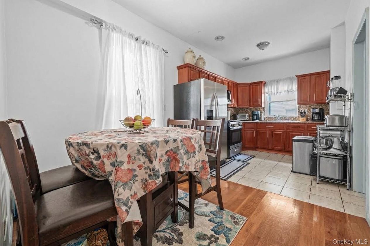 Single Family E 224th Street Bronx, NY 10466, MLS-1027663-11
