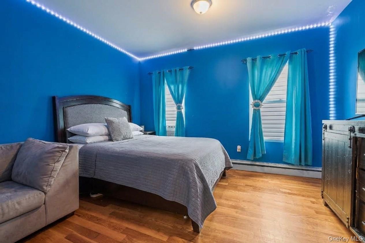 Single Family E 224th Street Bronx, NY 10466, MLS-1027663-12