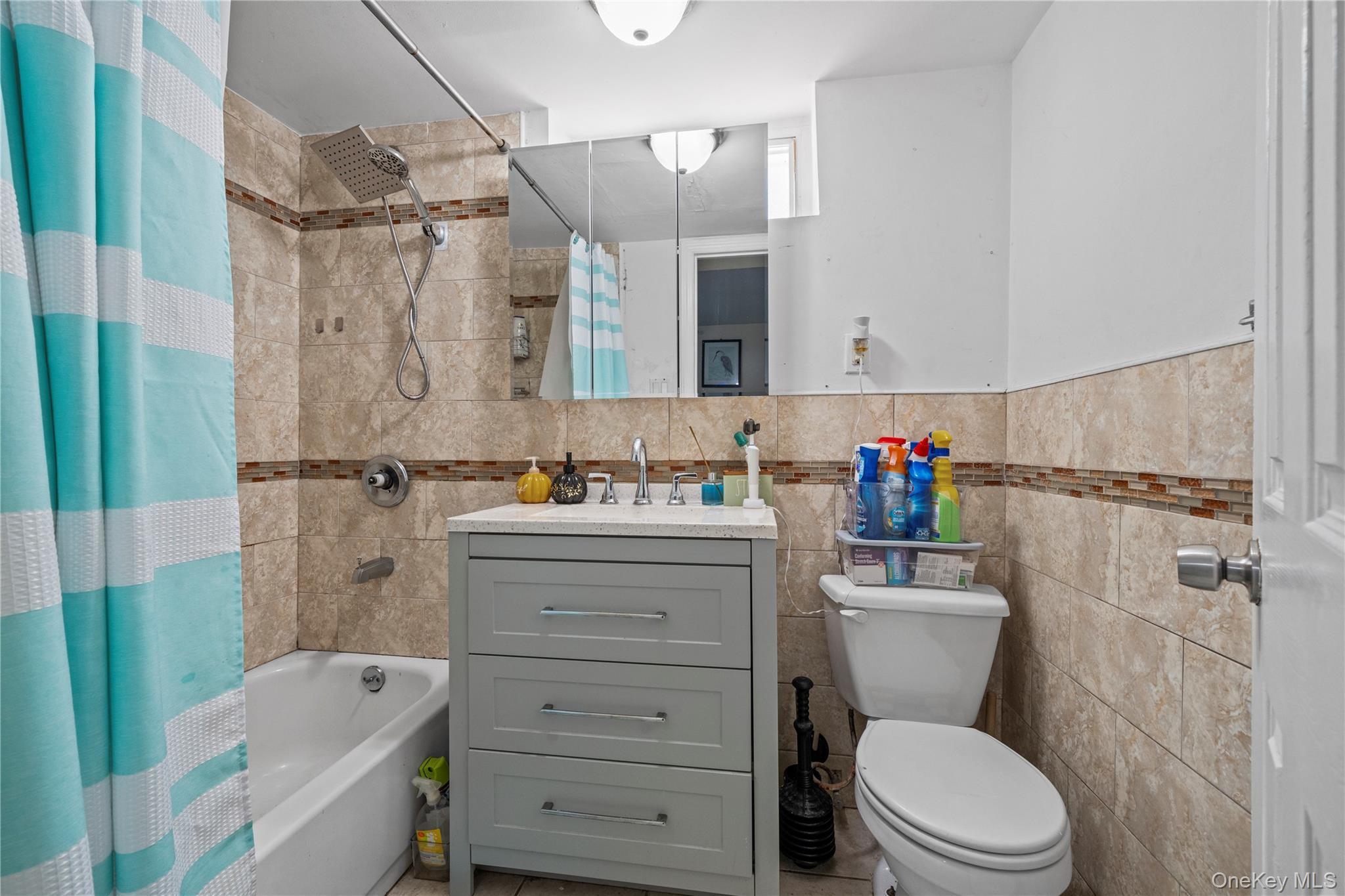 Single Family E 224th Street Bronx, NY 10466, MLS-1027663-13