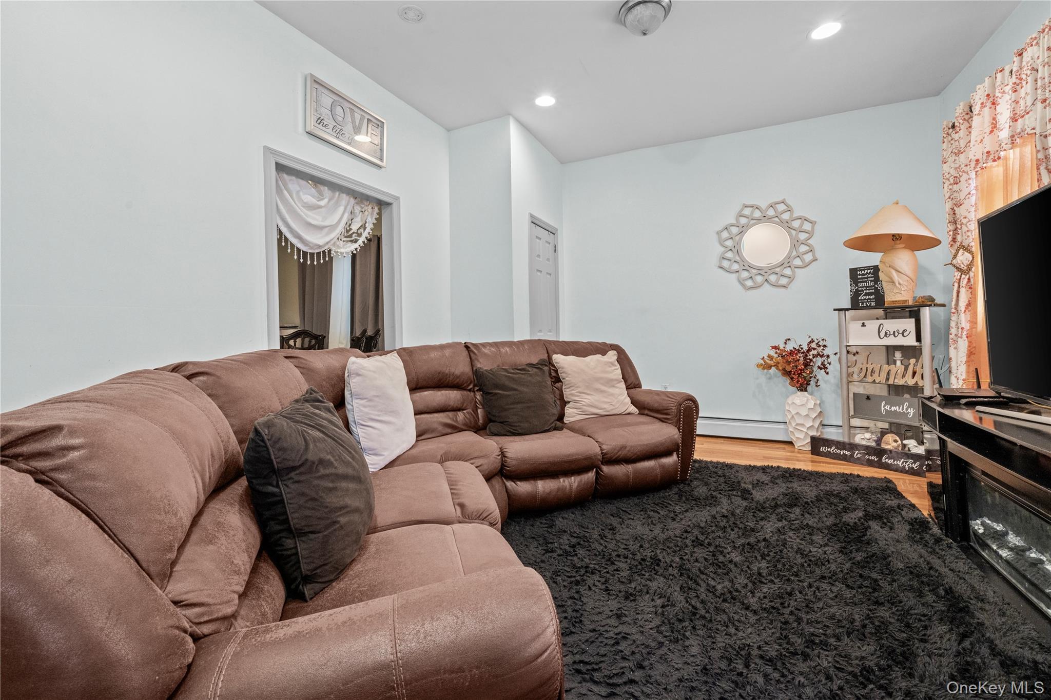 Single Family E 224th Street Bronx, NY 10466, MLS-1027663-17