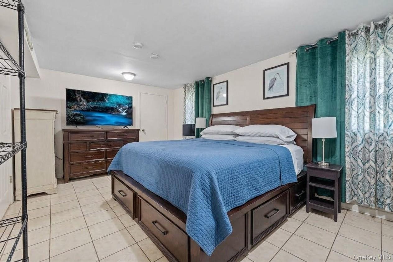Single Family E 224th Street Bronx, NY 10466, MLS-1027663-6