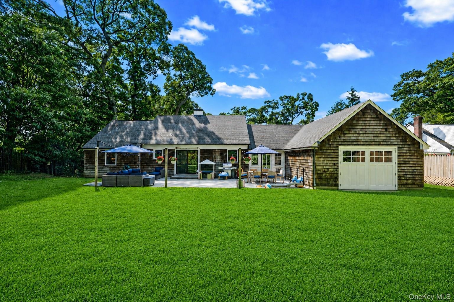 Single Family Hallock Street Suffolk County, NY 11901, MLS-1027691-17