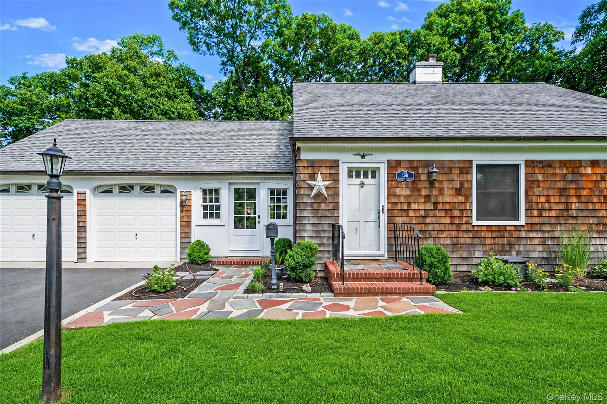 Single Family Hallock Street Suffolk County, NY 11901, MLS-1027691-2