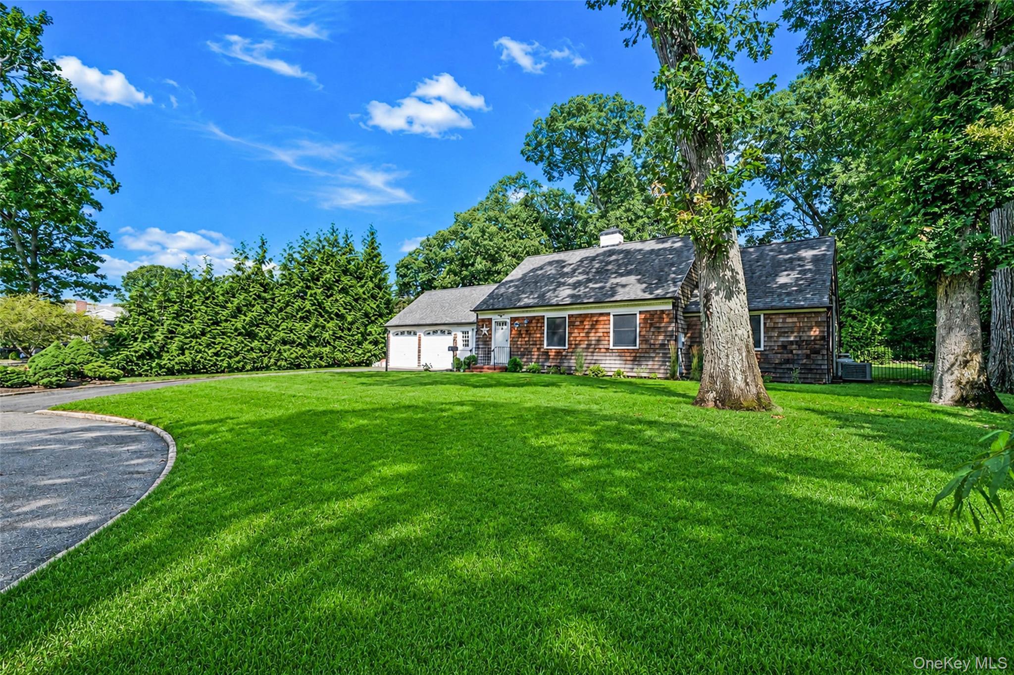 Single Family Hallock Street Suffolk County, NY 11901, MLS-1027691-25