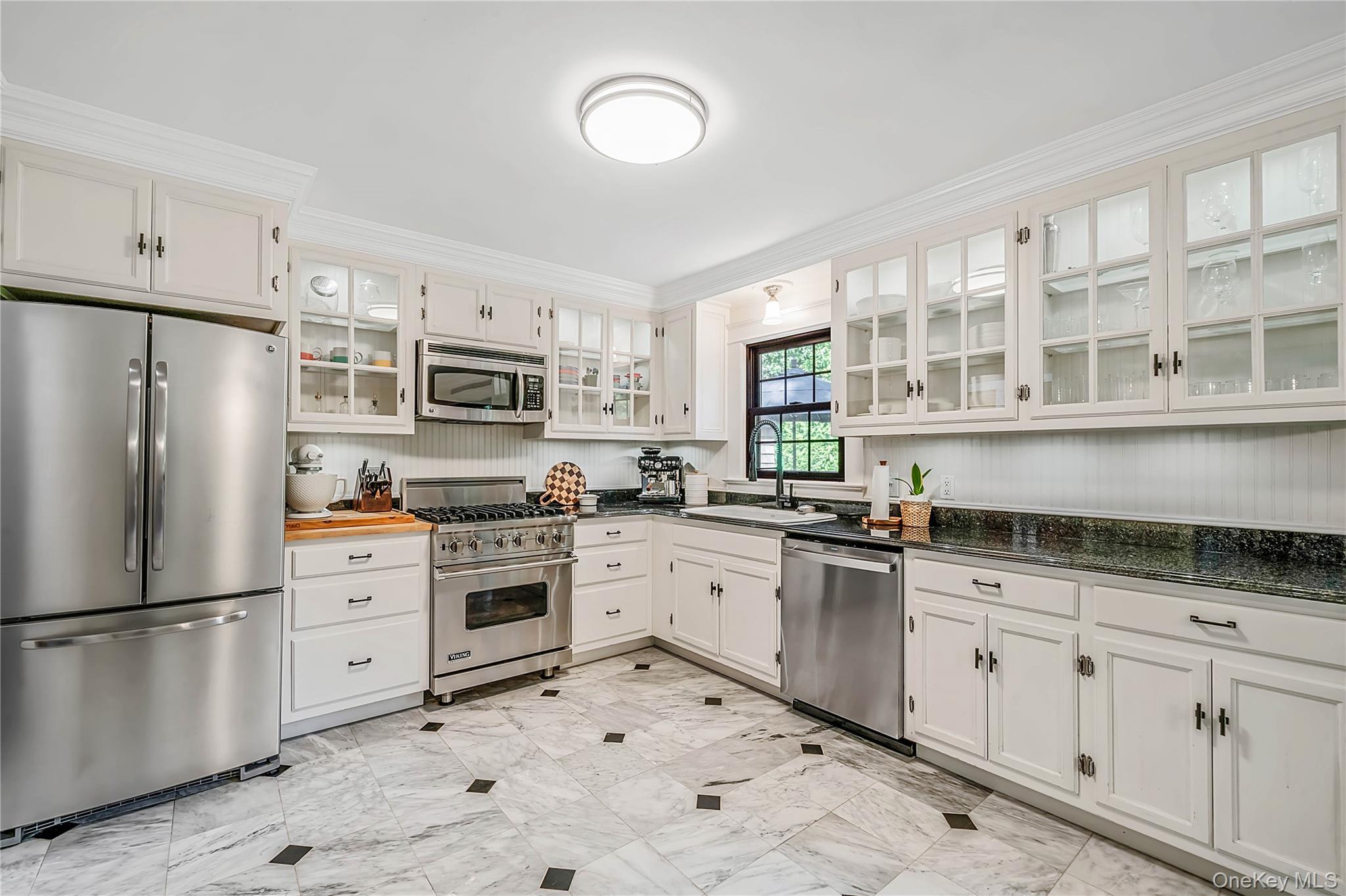 Single Family Hallock Street Suffolk County, NY 11901, MLS-1027691-7