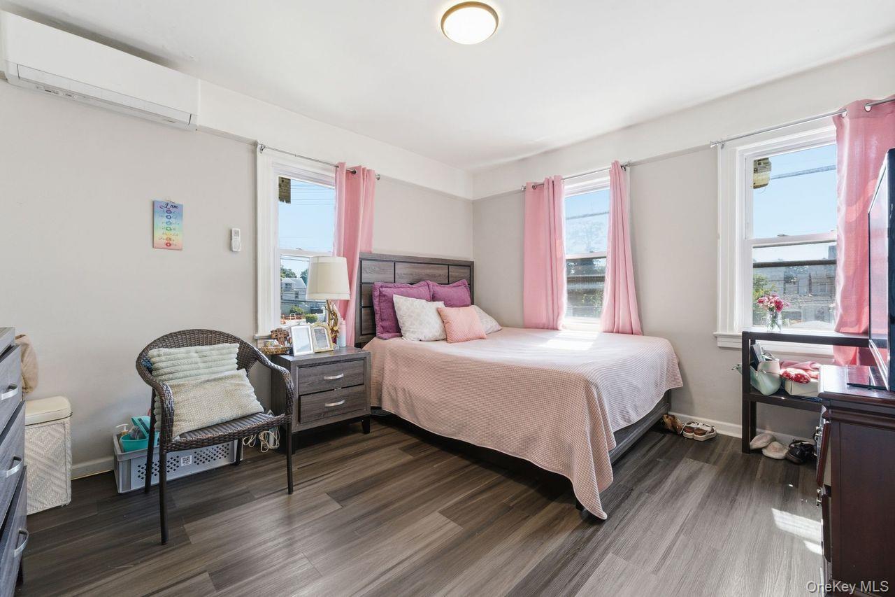 Single Family Colfax Street Queens, NY 11429, MLS-1027700-13
