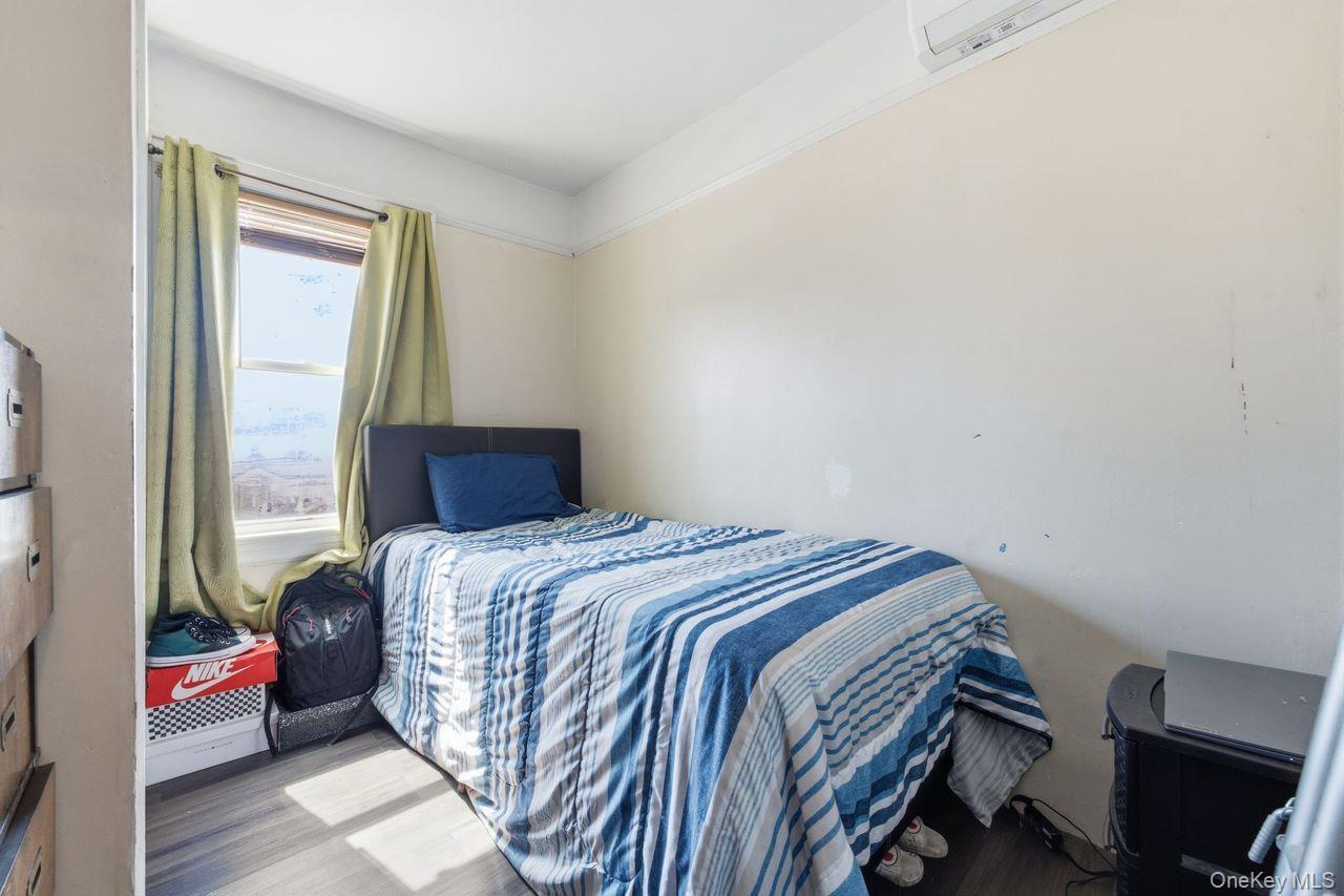 Single Family Colfax Street Queens, NY 11429, MLS-1027700-16