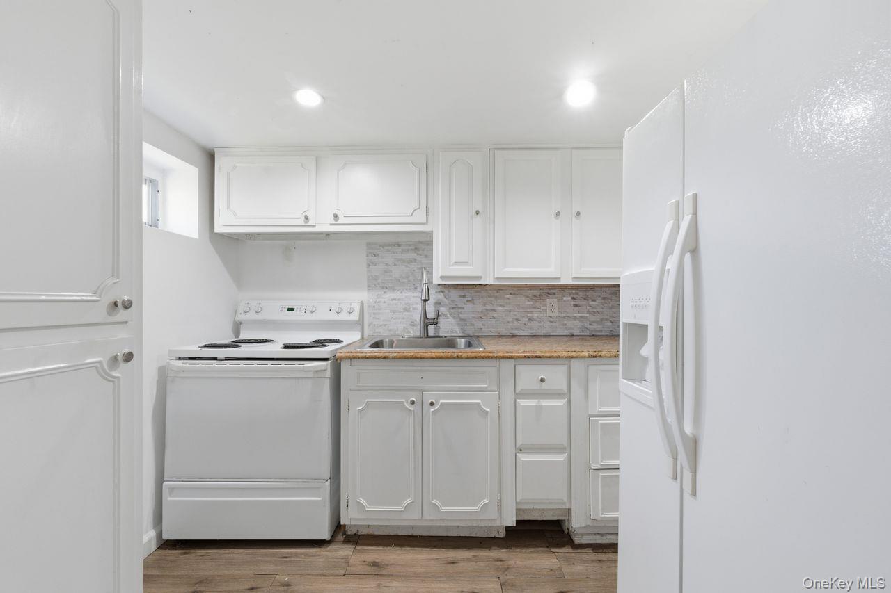 Single Family Colfax Street Queens, NY 11429, MLS-1027700-23