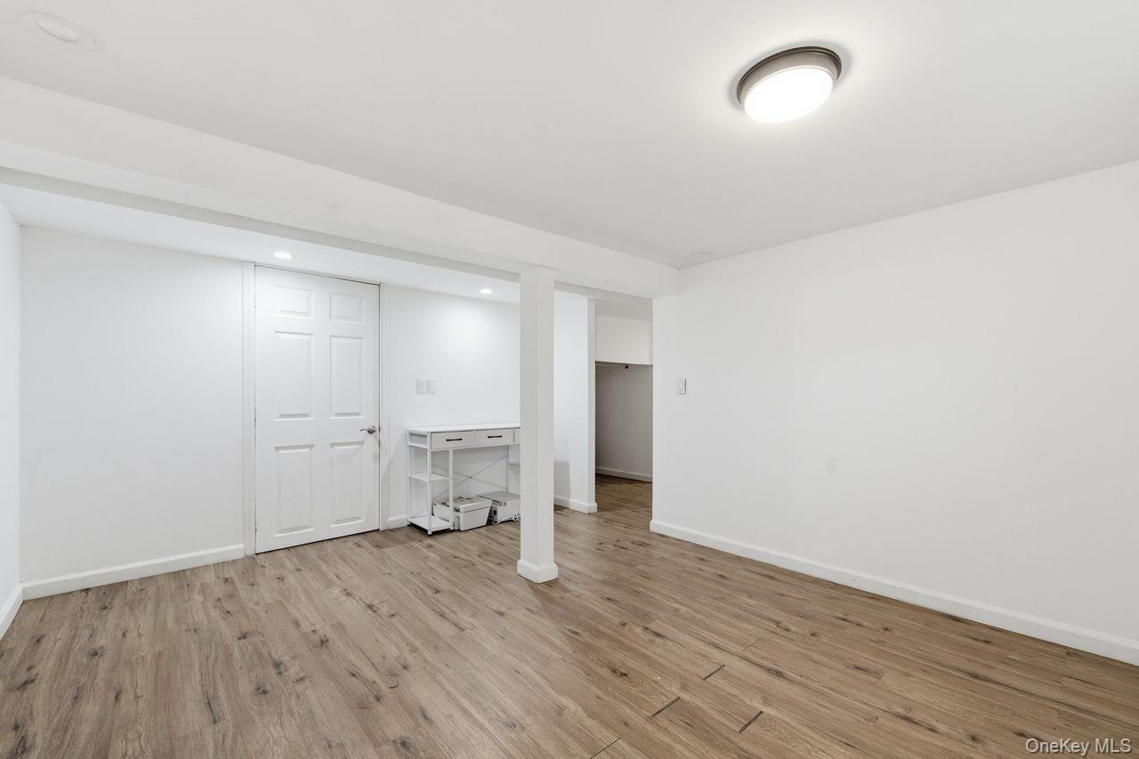 Single Family Colfax Street Queens, NY 11429, MLS-1027700-25