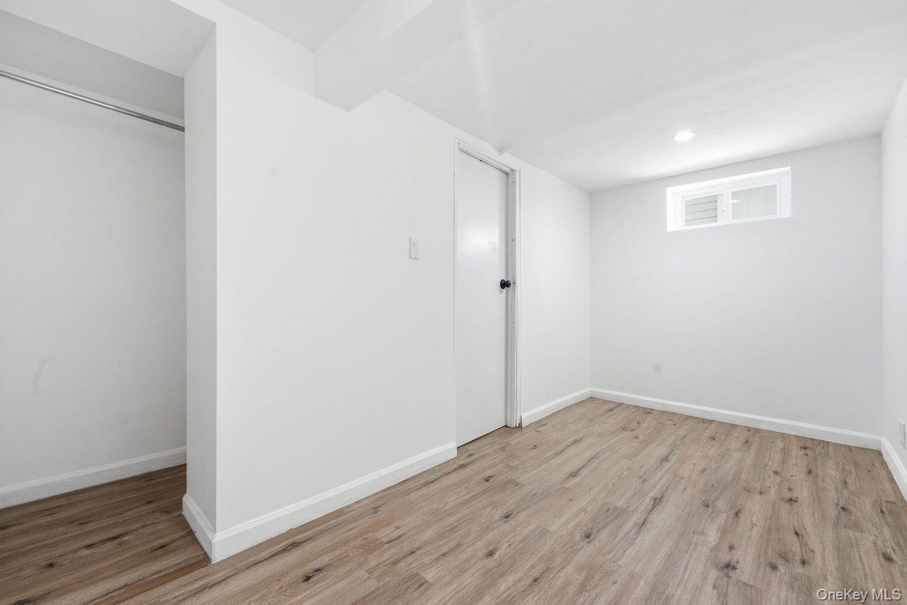Single Family Colfax Street Queens, NY 11429, MLS-1027700-28