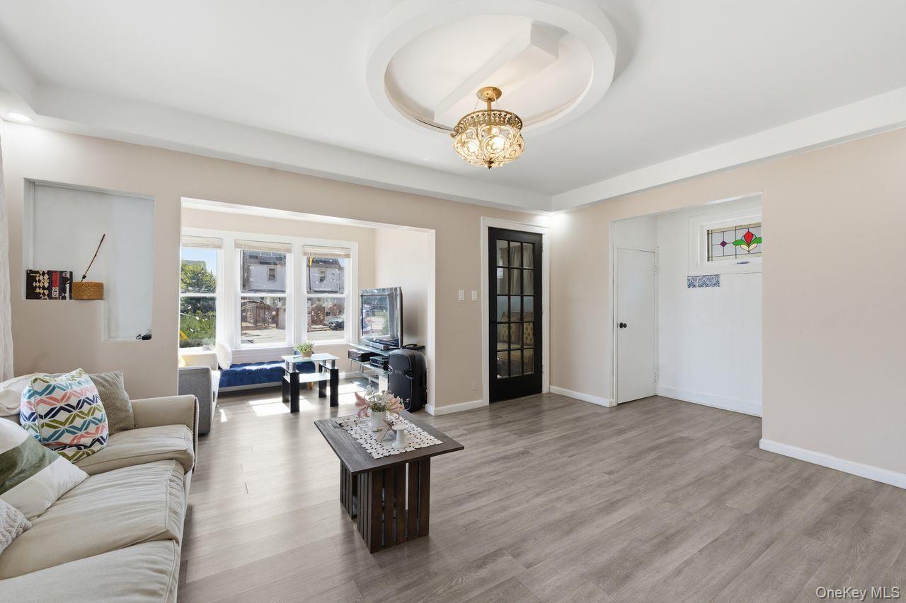 Single Family Colfax Street Queens, NY 11429, MLS-1027700-4
