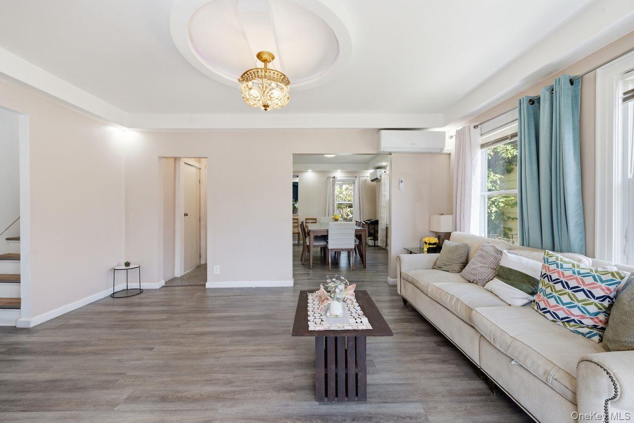 Single Family Colfax Street Queens, NY 11429, MLS-1027700-5