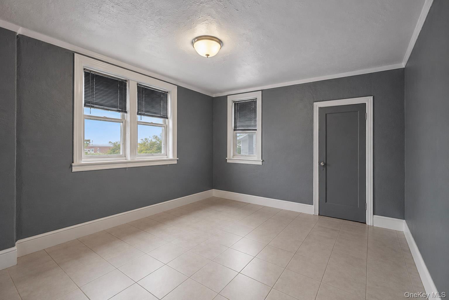 Single Family E 226th Street Bronx, NY 10466, MLS-1027704-10