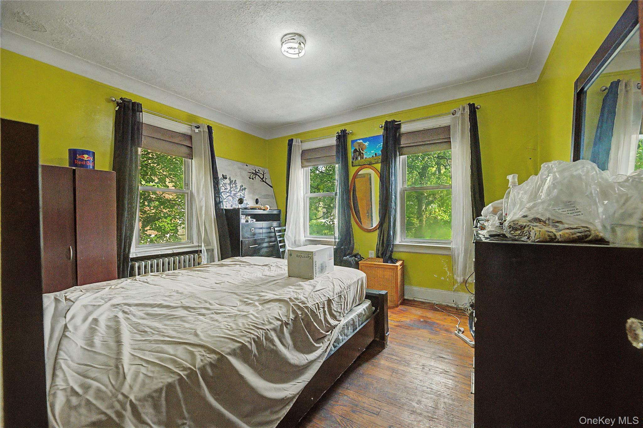 Single Family E 226th Street Bronx, NY 10466, MLS-1027704-14