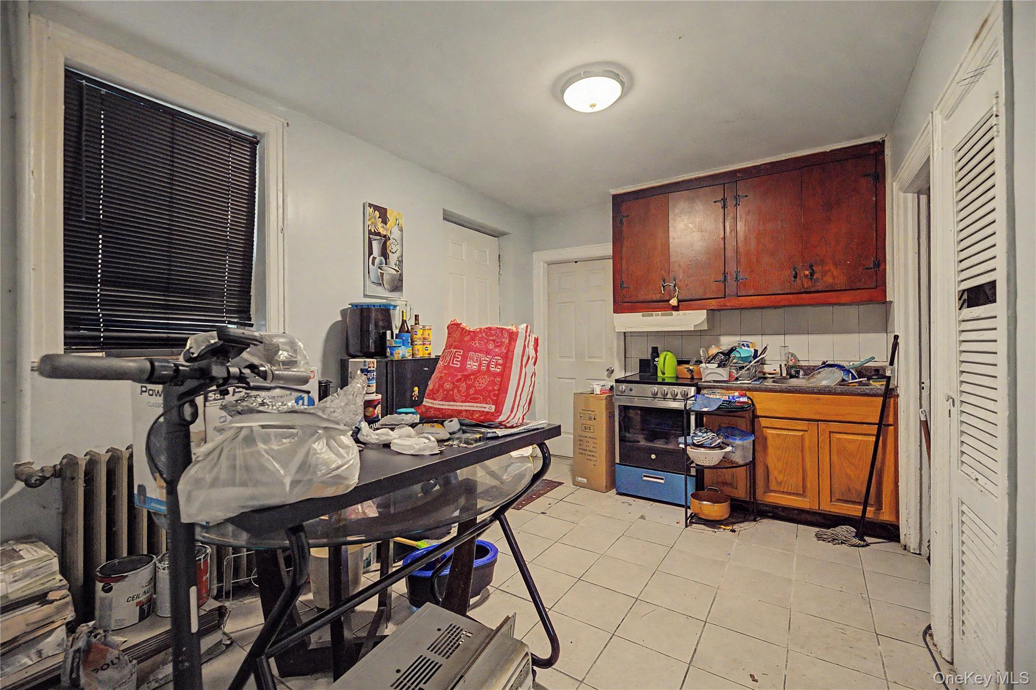 Single Family E 226th Street Bronx, NY 10466, MLS-1027704-18