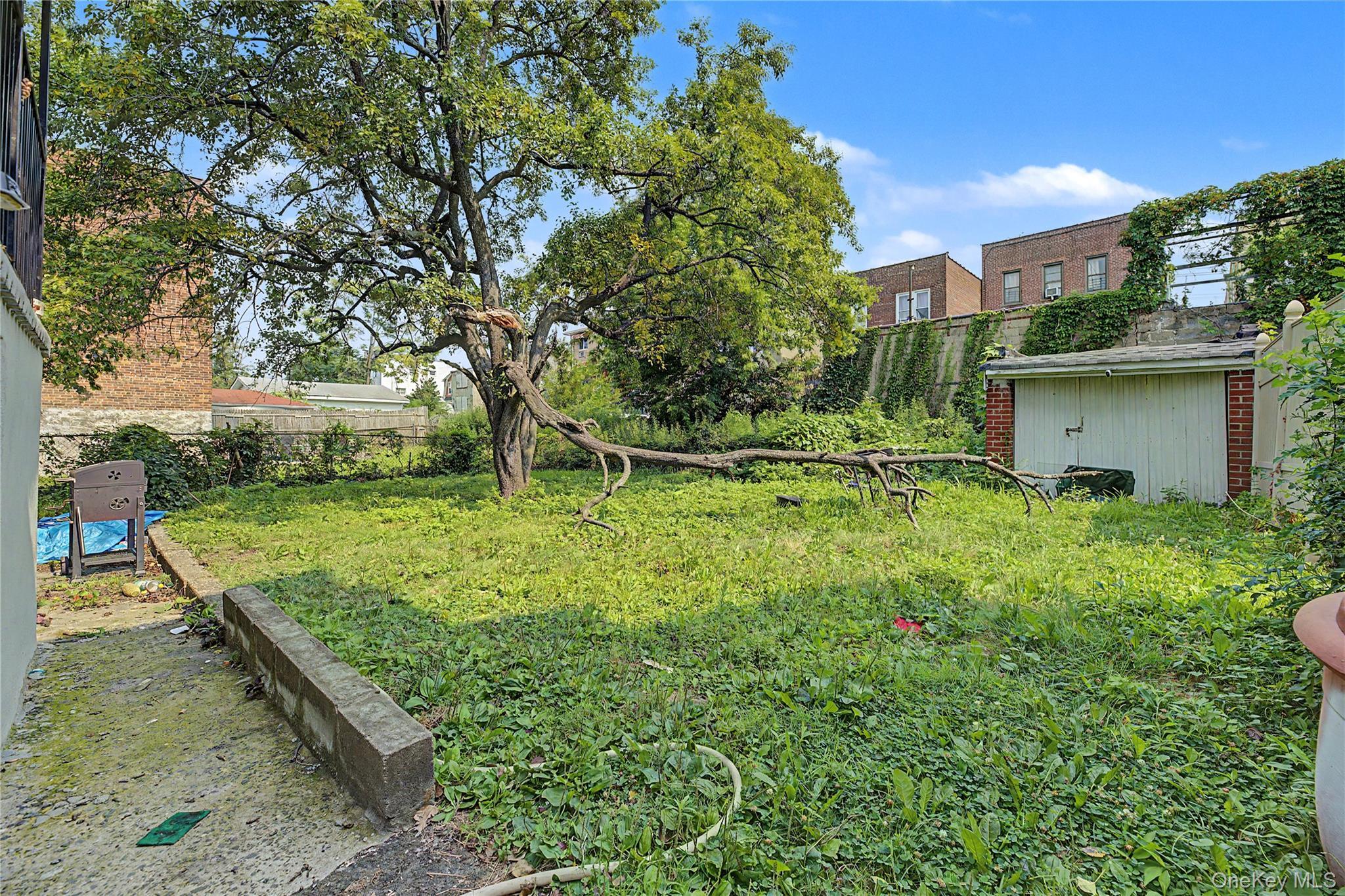 Single Family E 226th Street Bronx, NY 10466, MLS-1027704-20
