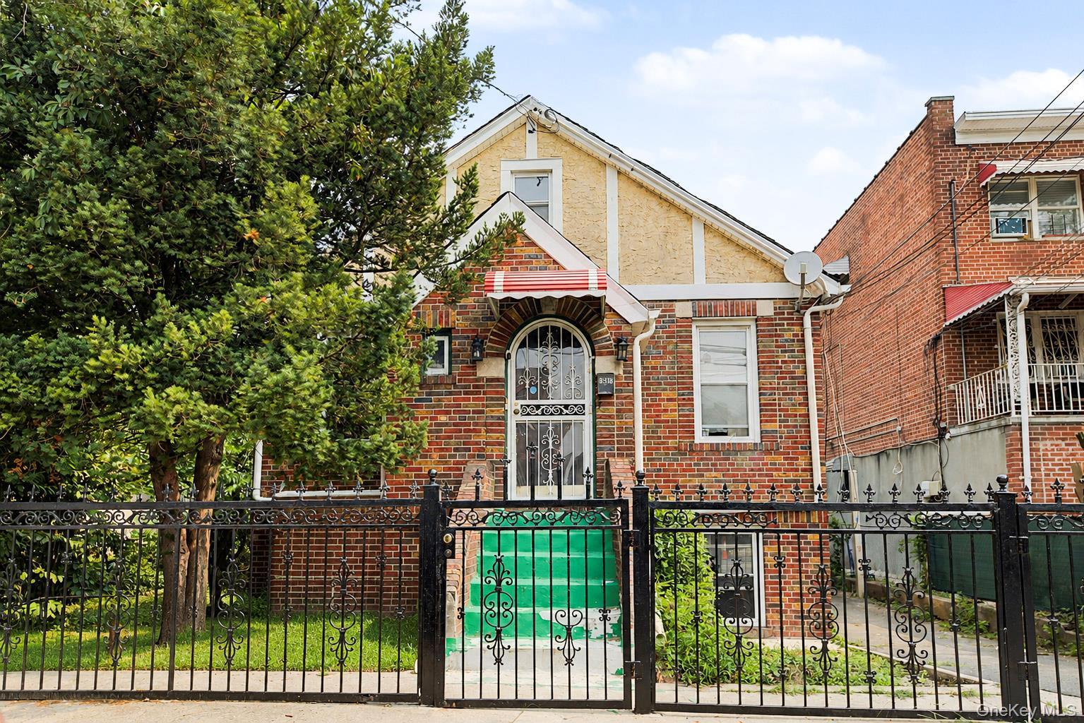 Single Family E 226th Street Bronx, NY 10466, MLS-1027704-22