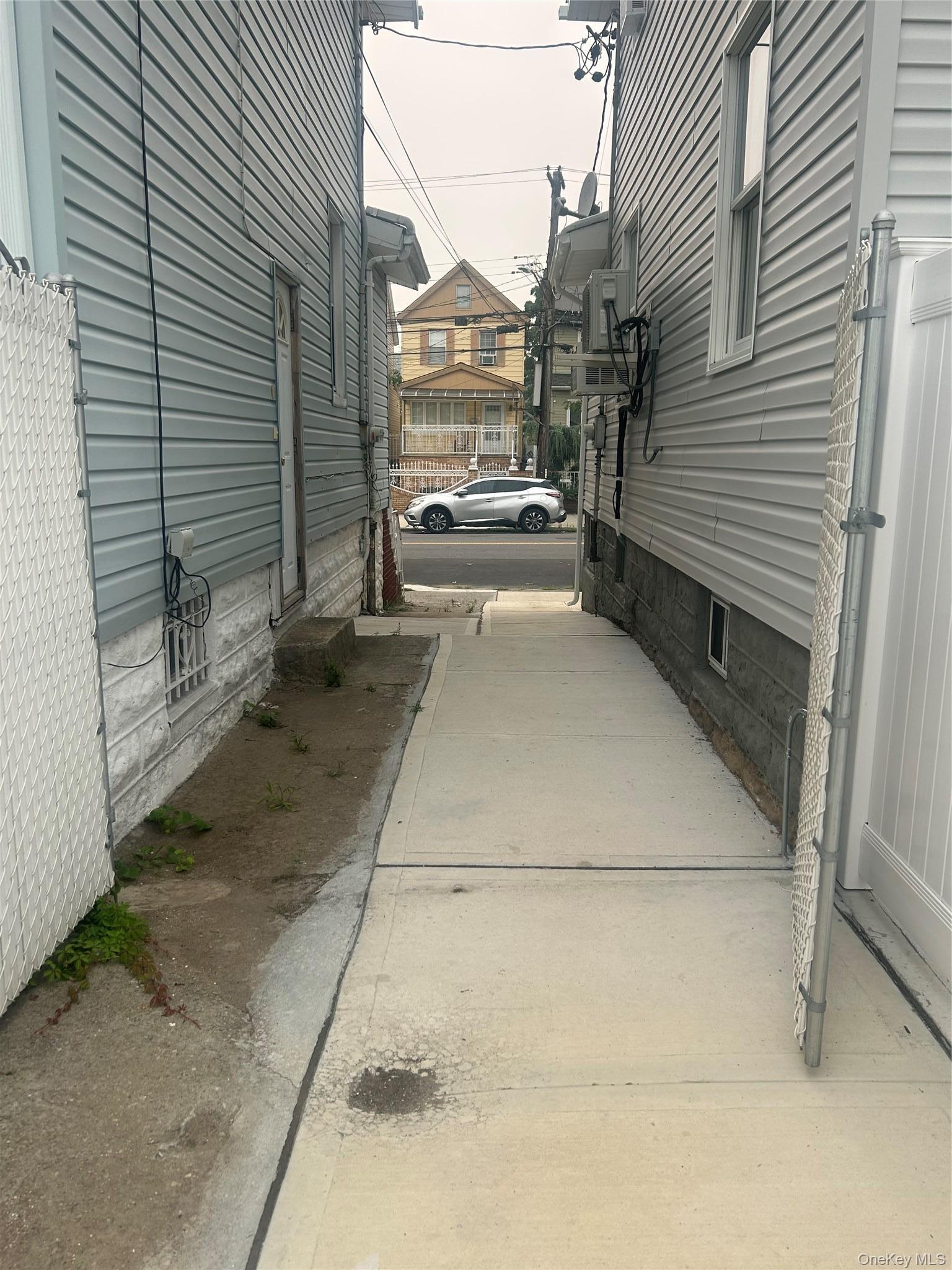 Single Family Avenue L  Brooklyn, NY 11236, MLS-1027716-3