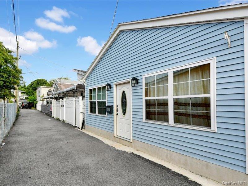 Single Family Harding Park Bronx, NY 10473, MLS-1027747-15