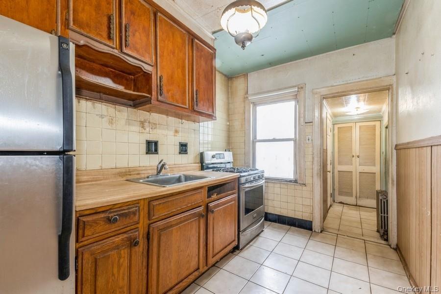 Single Family 47th Street Queens, NY 11377, MLS-1027759-5