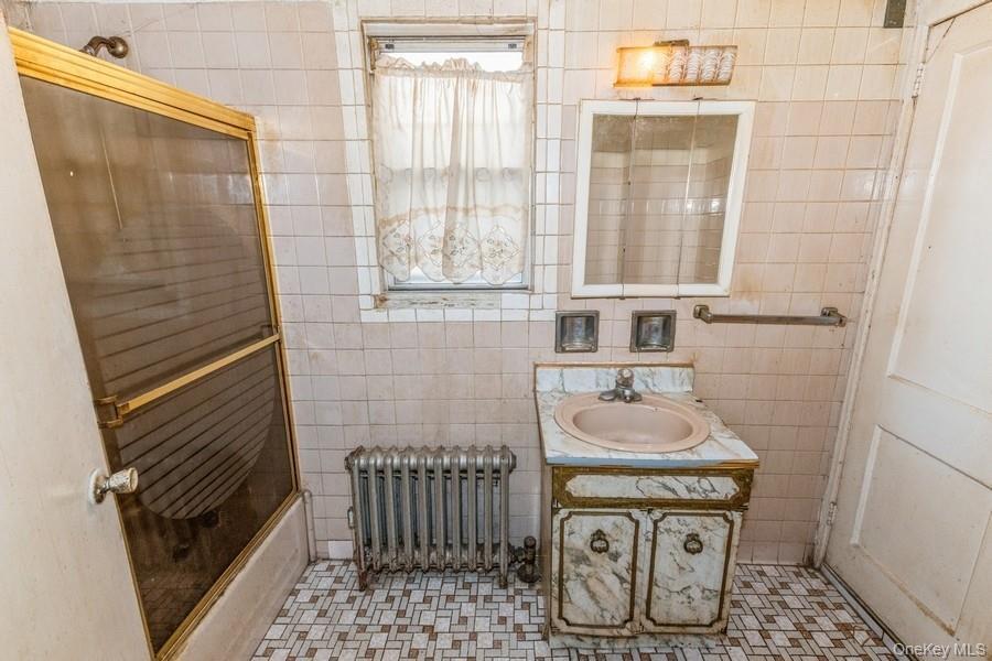 Single Family 47th Street Queens, NY 11377, MLS-1027759-8