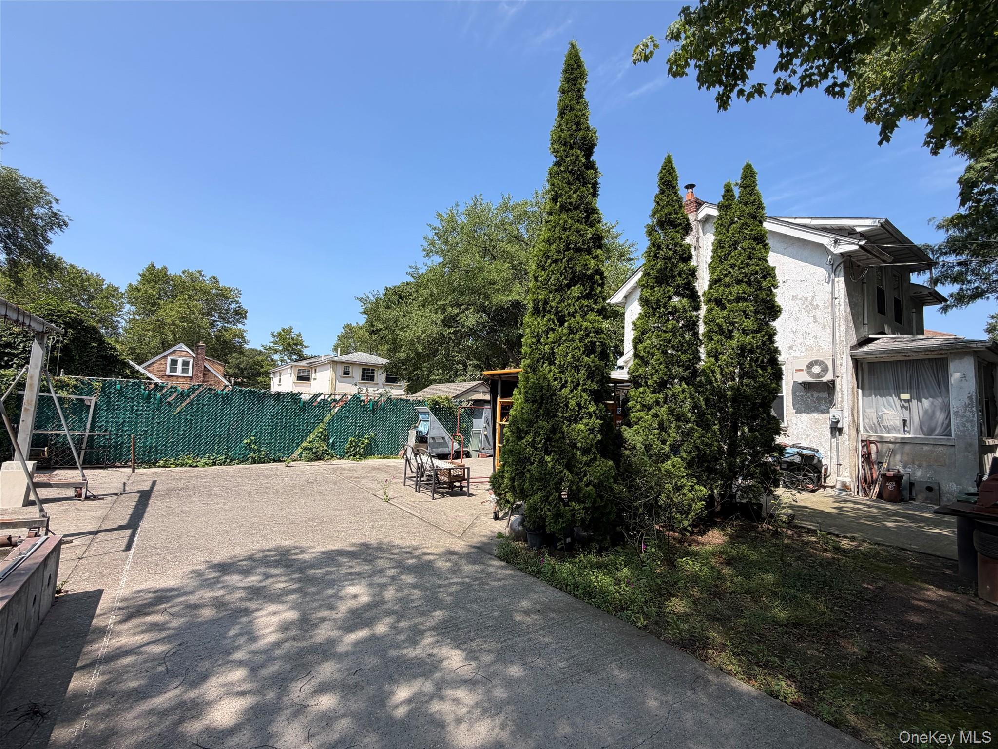 Single Family 76th Road  Queens, NY 11366, MLS-1027770-3