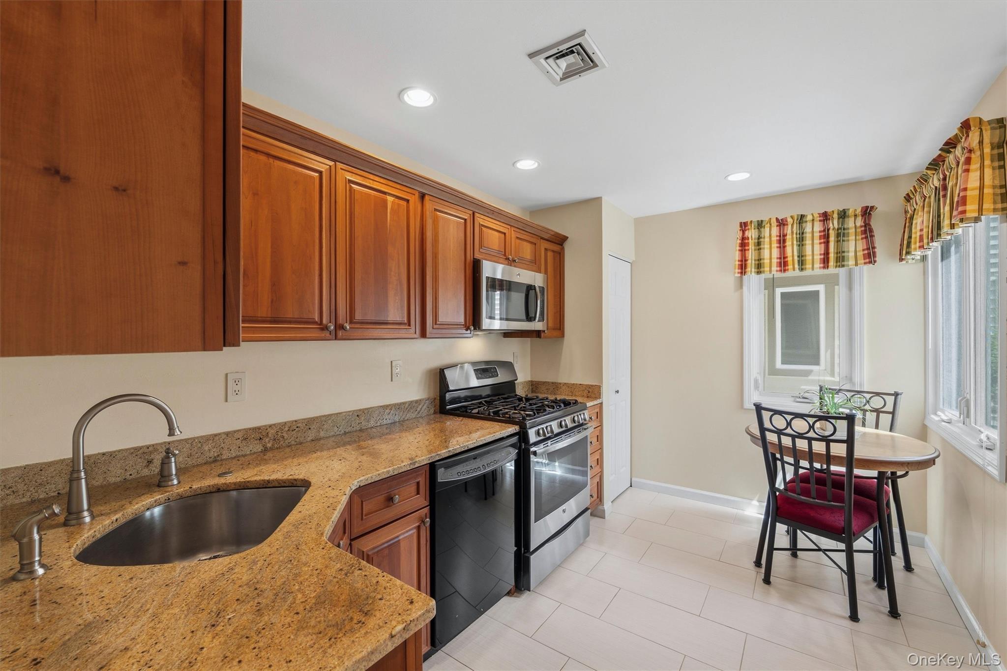 Single Family Homestead Court Westchester County, NY 10566, MLS-1027781-9