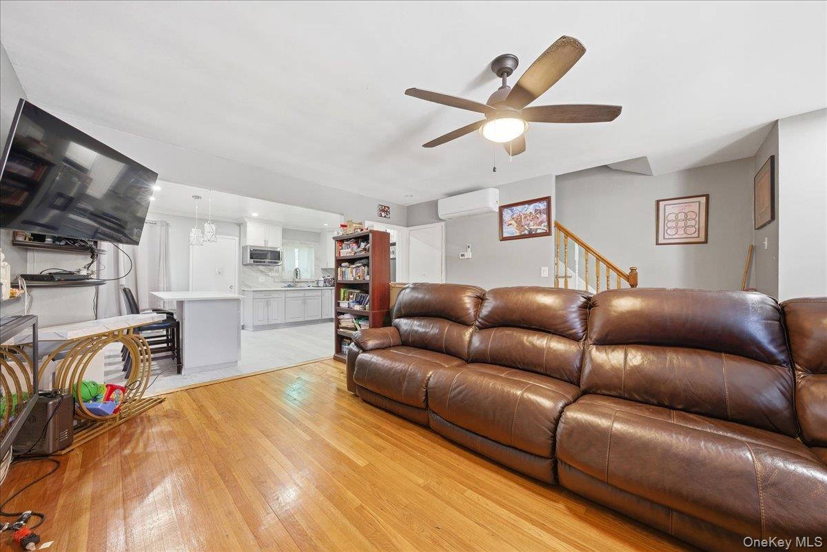 Single Family Kingsland Avenue Bronx, NY 10469, MLS-1027784-12