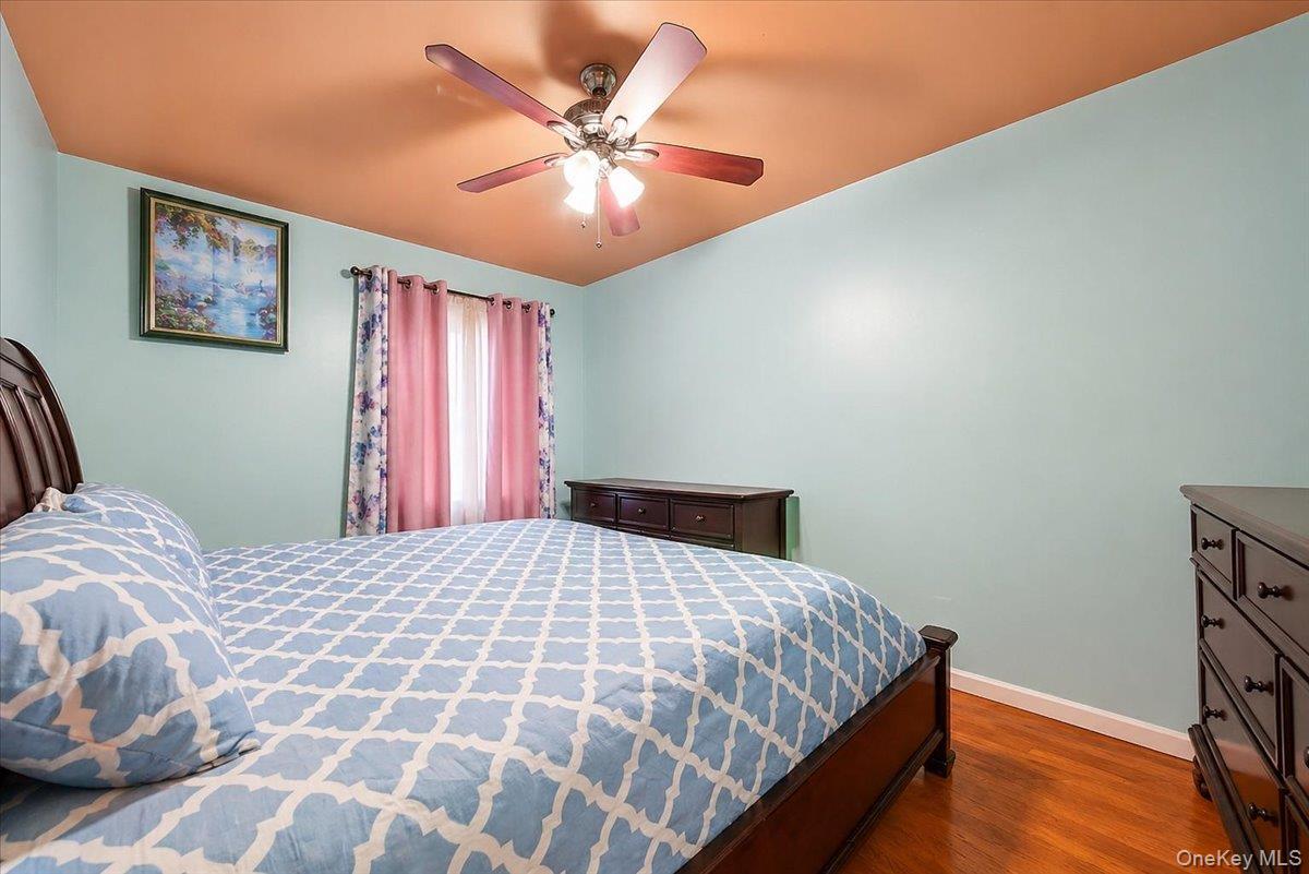 Single Family Kingsland Avenue Bronx, NY 10469, MLS-1027784-17